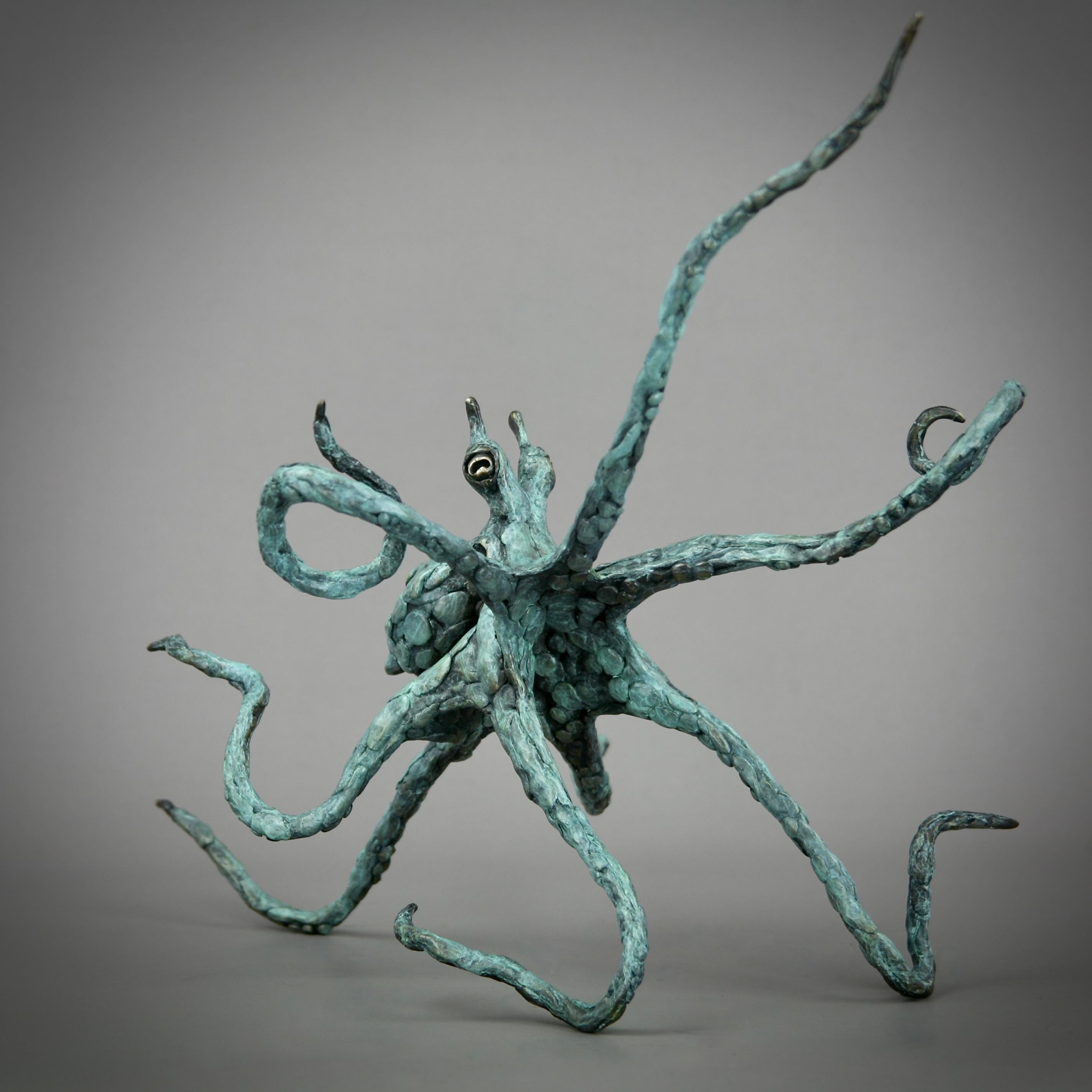 Octopus-Green Patina-wildlife-sculpture de table en bronze-moderne-Contemporaine - Impressionnisme abstrait Sculpture par Andrzej Szymczyk
