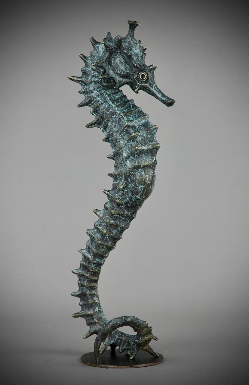 Cavalluccio marino - scultura marina figurativa originale in bronzo-opera d'arte contemporanea - Sculpture di Andrzej Szymczyk