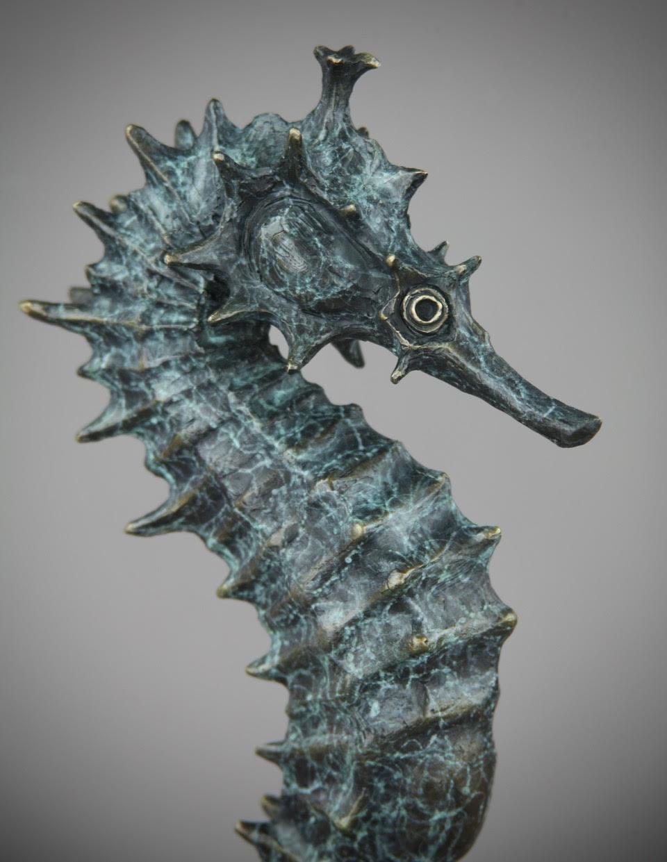 Cavalluccio marino - scultura marina figurativa originale in bronzo-opera d'arte contemporanea - Sculpture Realismo di Andrzej Szymczyk