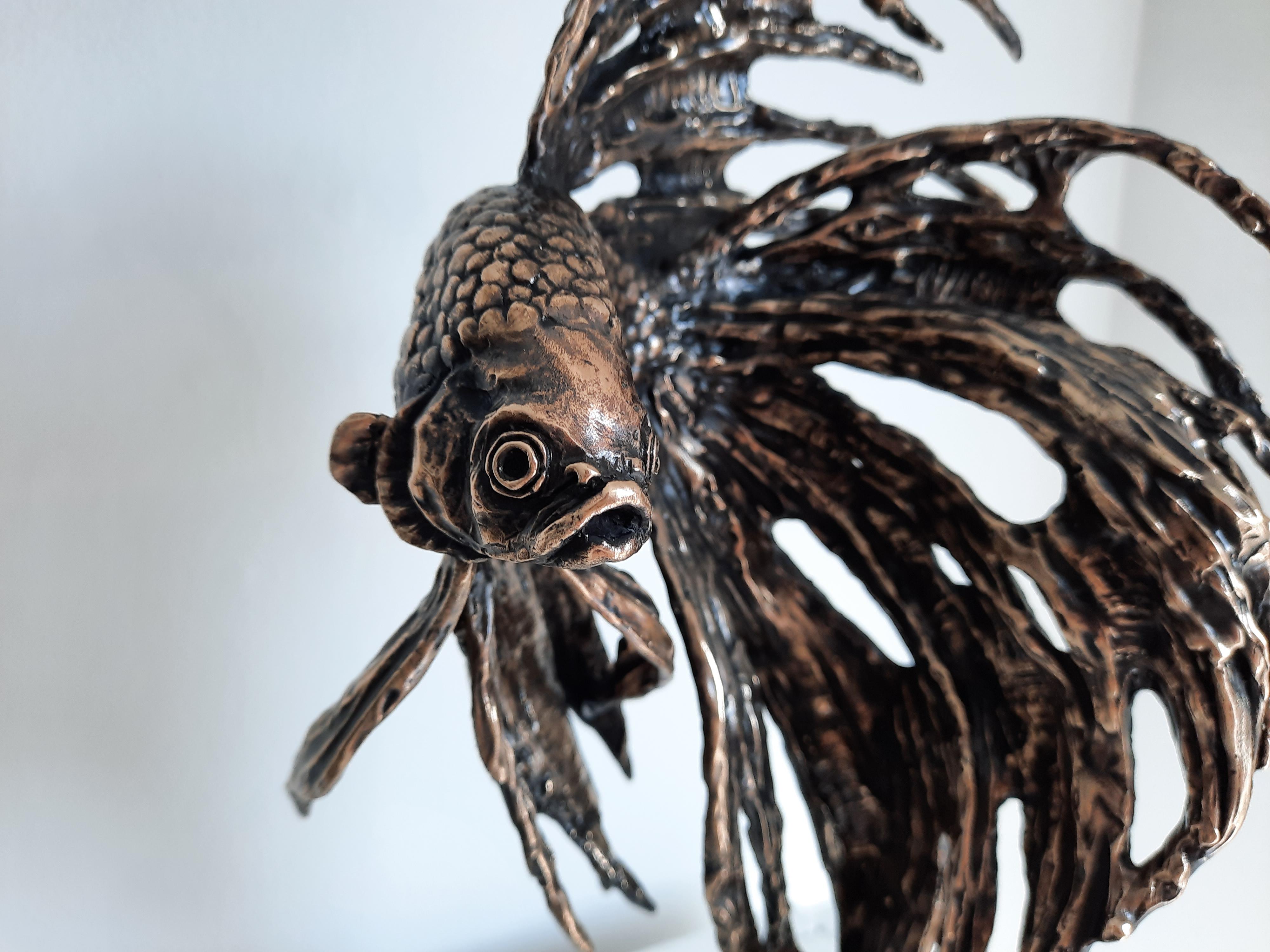 Siamese Fighting Fish II, Gold-original bronze marine animal wildlife sculpture - Abstract Impressionist Sculpture by Andrzej Szymczyk