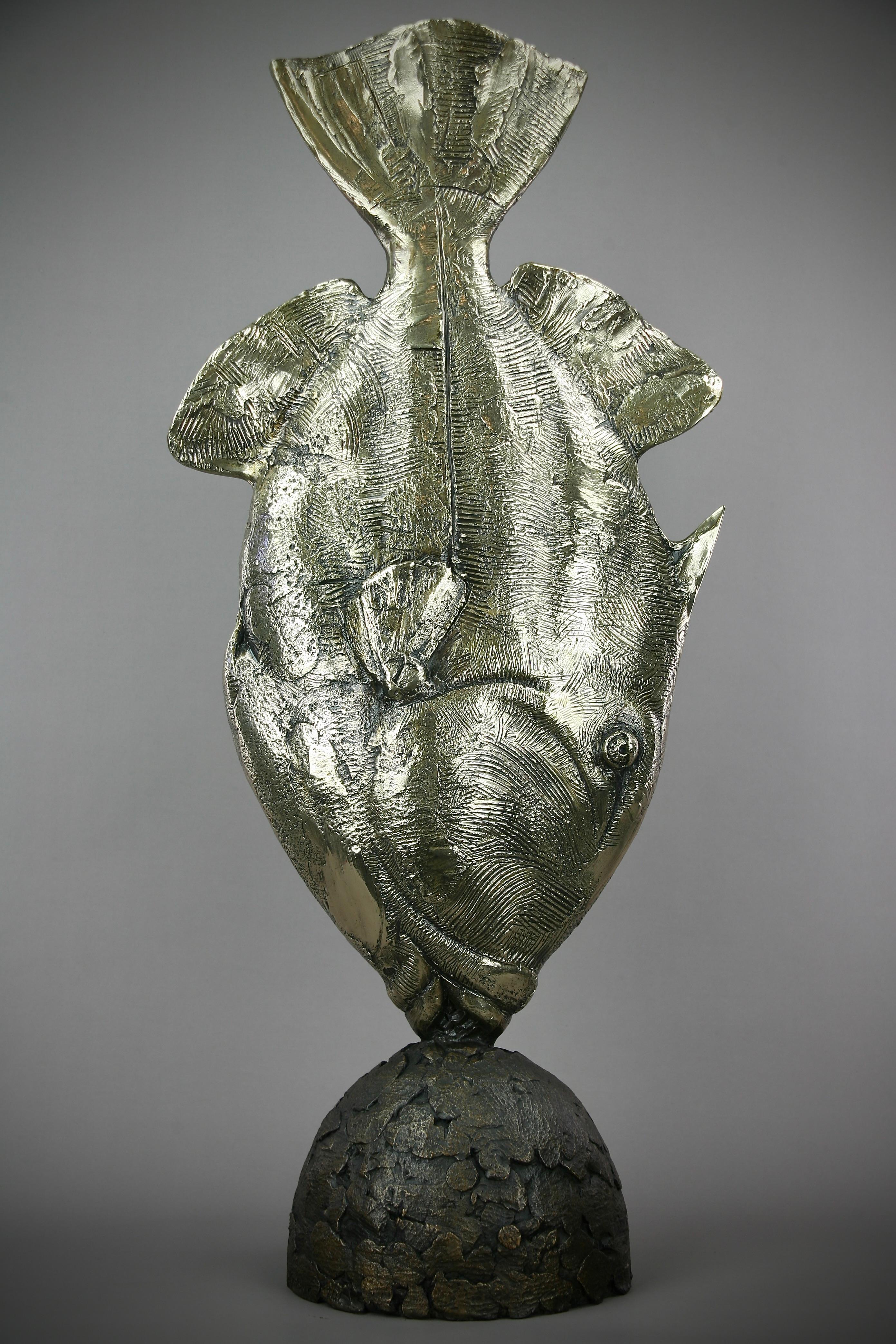 Figurative Sculpture Andrzej Szymczyk - Poisson-tigre Titan - sculpture originale en bronze de la faune marine - Art contemporain