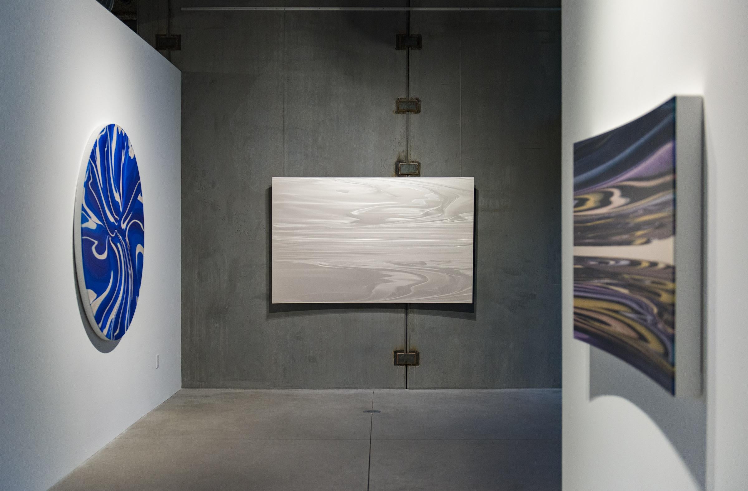 acrilico su tela, su pannello in legno concavo

Nato a Los Angeles nel 1962, Moses ha frequentato il California Institute of the Arts dal 1979 al 1981. Dopo la laurea, si trasferisce a New York e allestisce la sua prima mostra collettiva