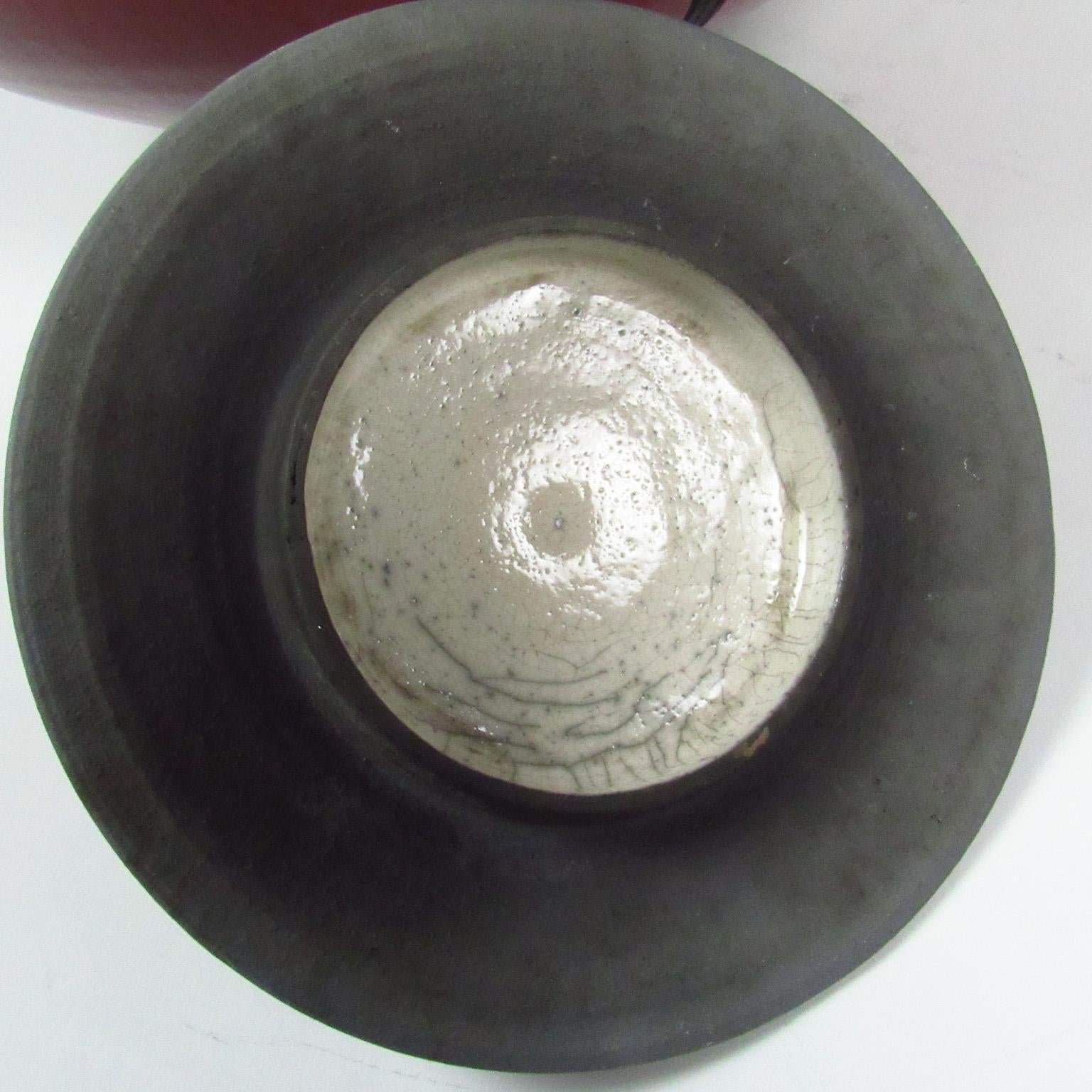 Andy Smith Raku Ceramic Lidded Bowl In Good Condition For Sale In Concord, MA