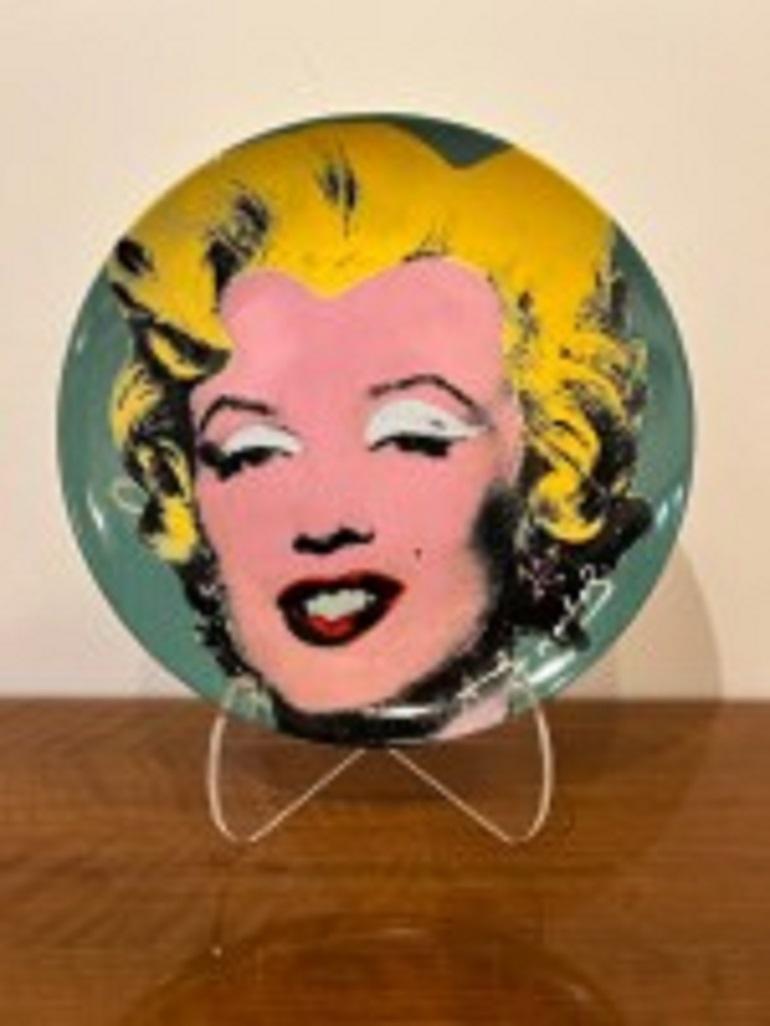 29 platos llanos Andy Warhol American Modern con un motivo pop art 