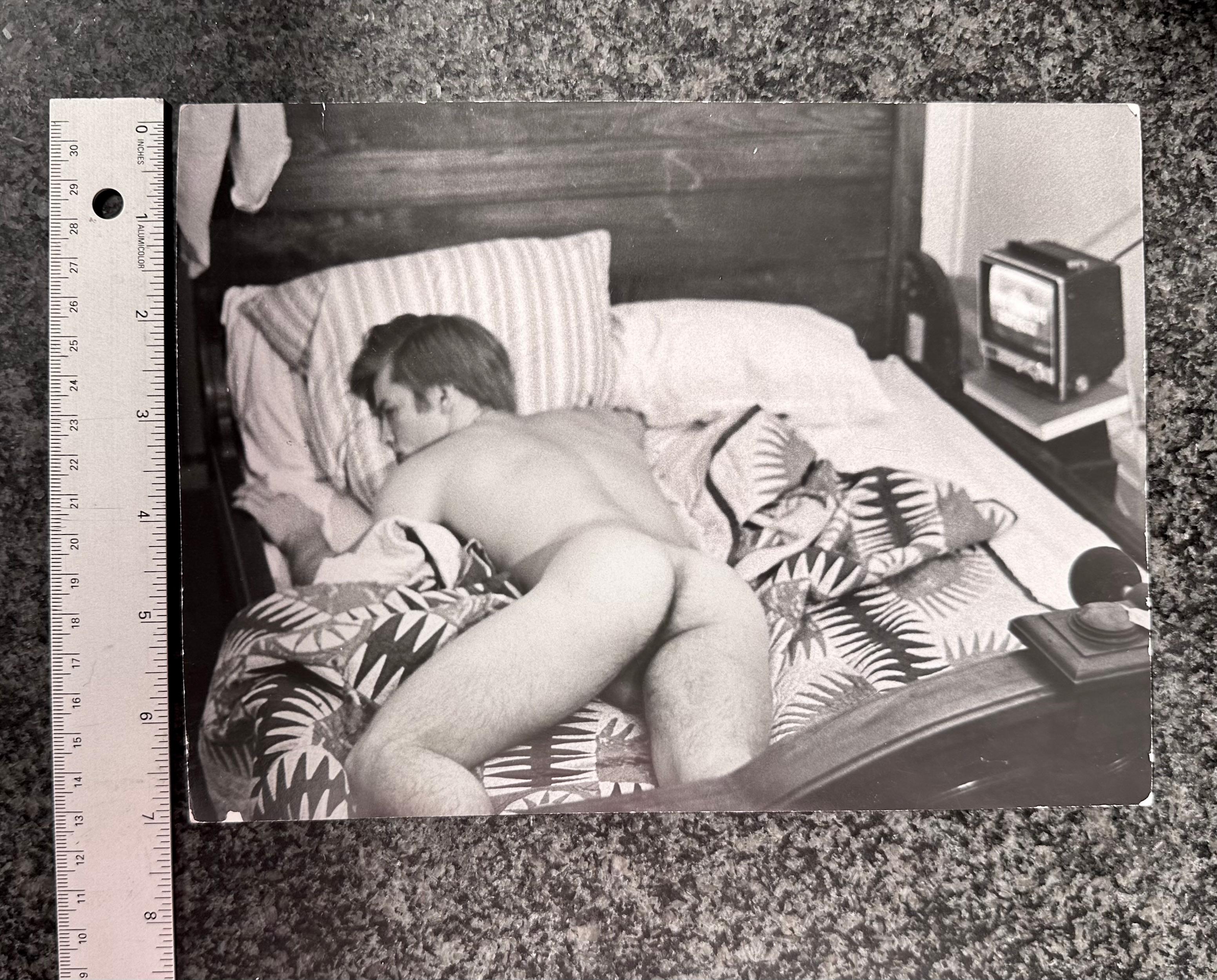 Andy Warhol, Joe Dellasandro, 'Flesh, 1968', fotografia in bianco e nero, 1978. in vendita 7