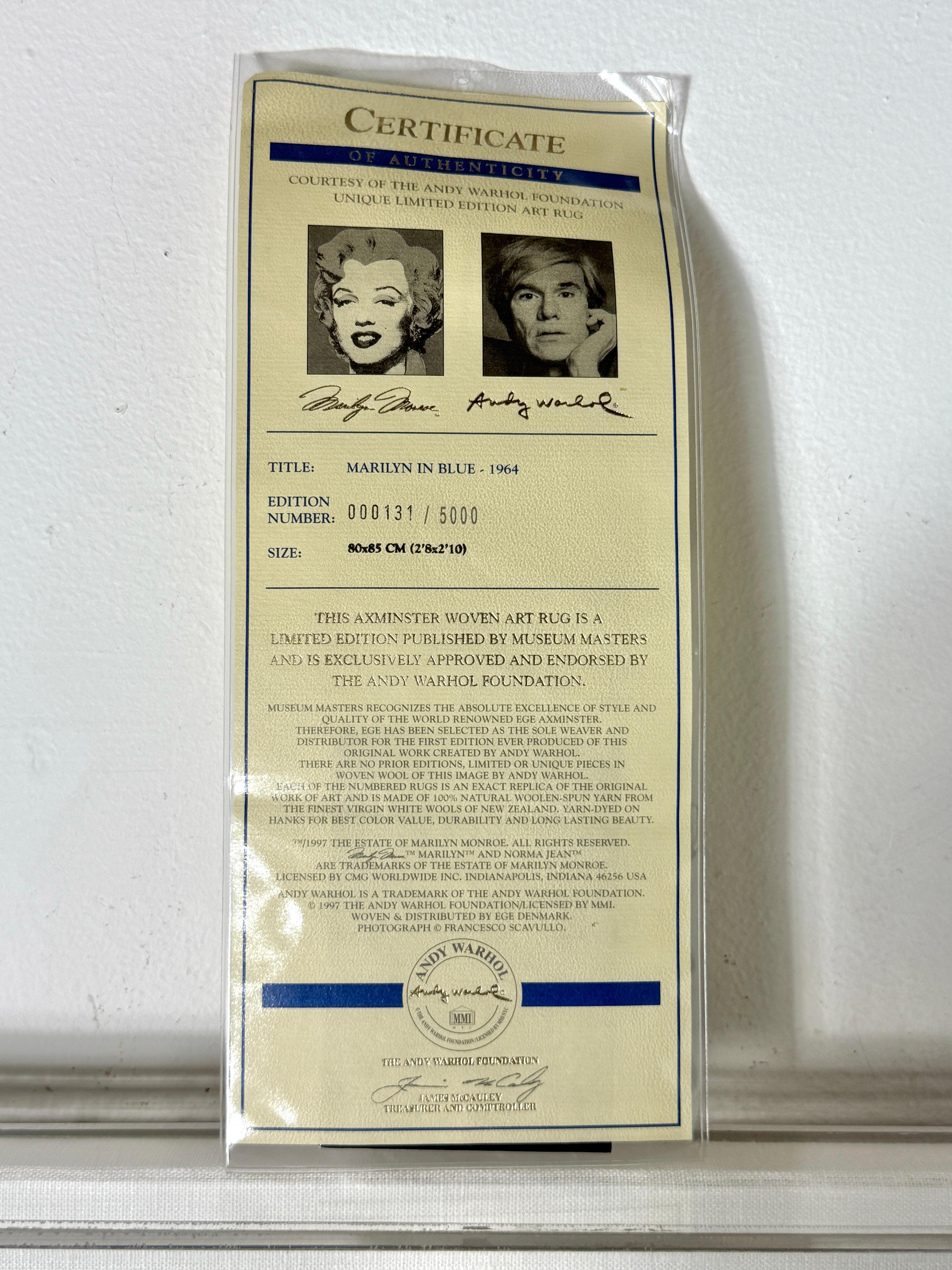 Andy Warhol Marilyn Monroe Tapis d'art suspendu dans un cadre Lucite Shadowbox en vente 6