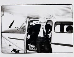 Andy Warhol auf einem Flugzeug in Montauk