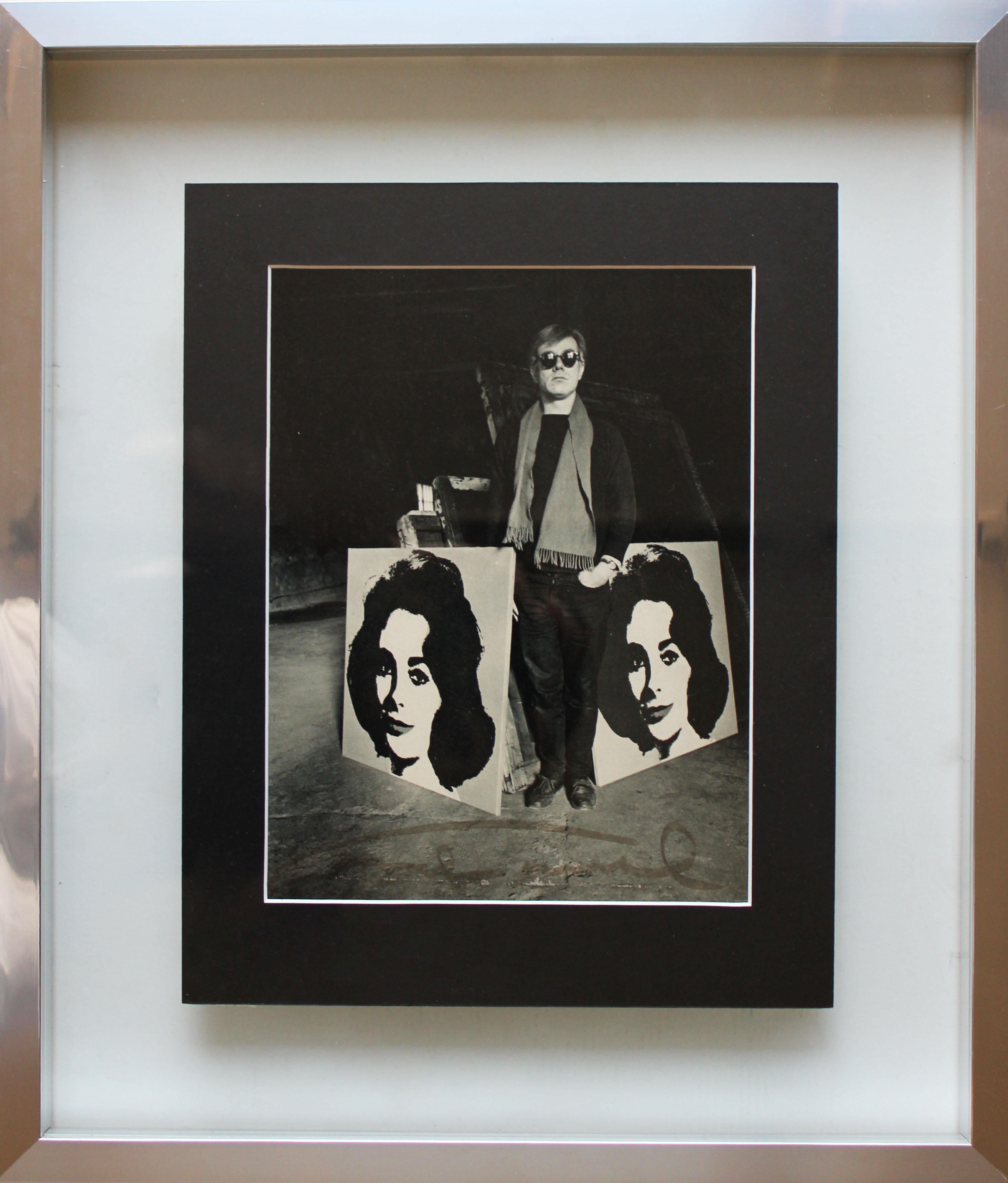 Andy Warhol nel suo studio 1