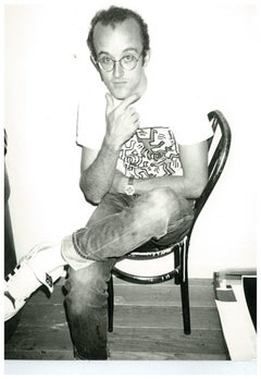 Andy Warhol, Fotografie von Keith Haring in der Fabrik, um 1983