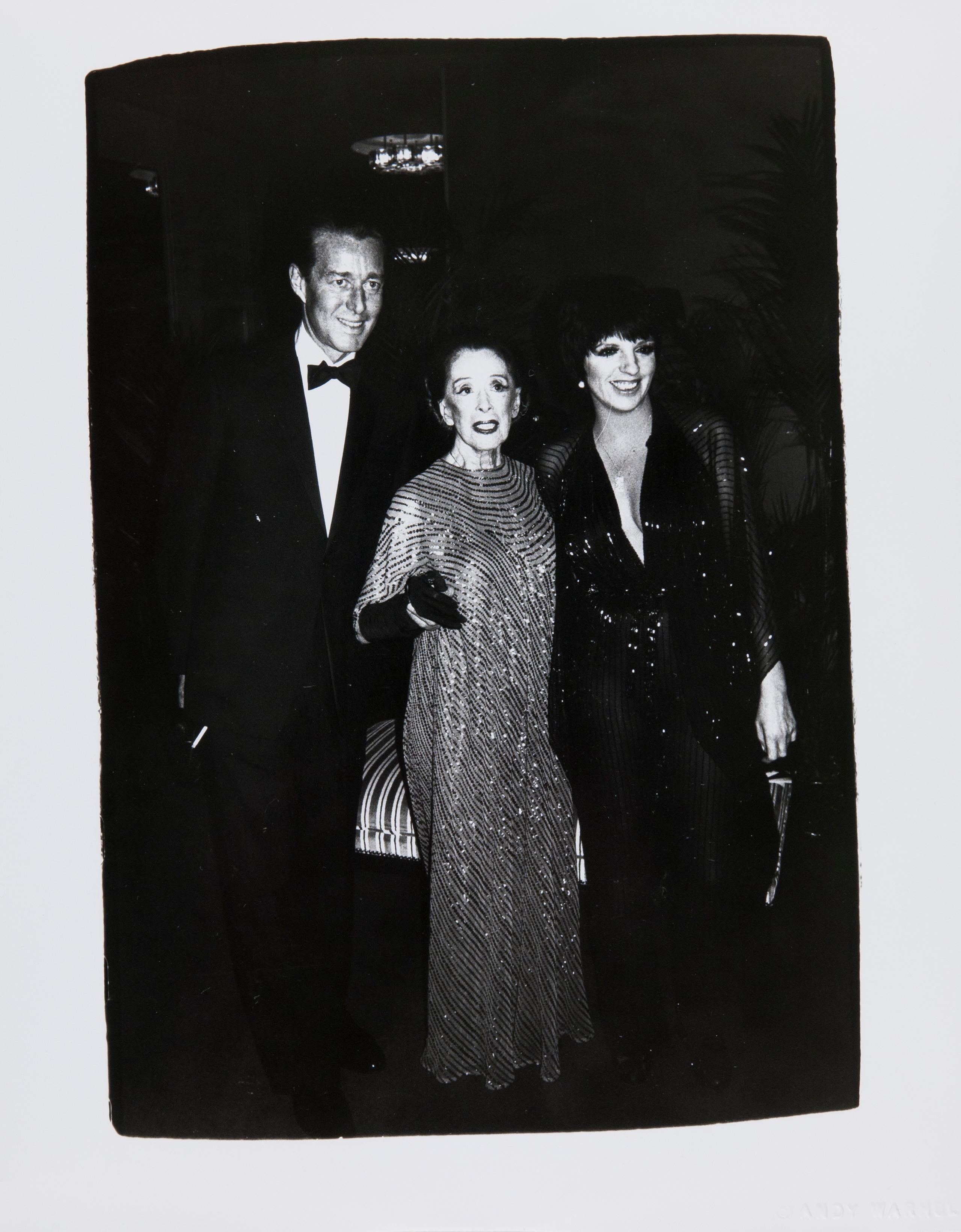 Andy Warhol Portrait Photograph – Liza Minnelli, Halston und Martha Graham