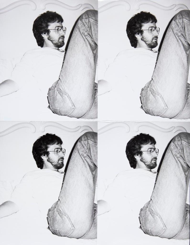 Quatre tirages gélatino-argentiques cousus de Steven Spielberg dans un lit d'Andy Warhol