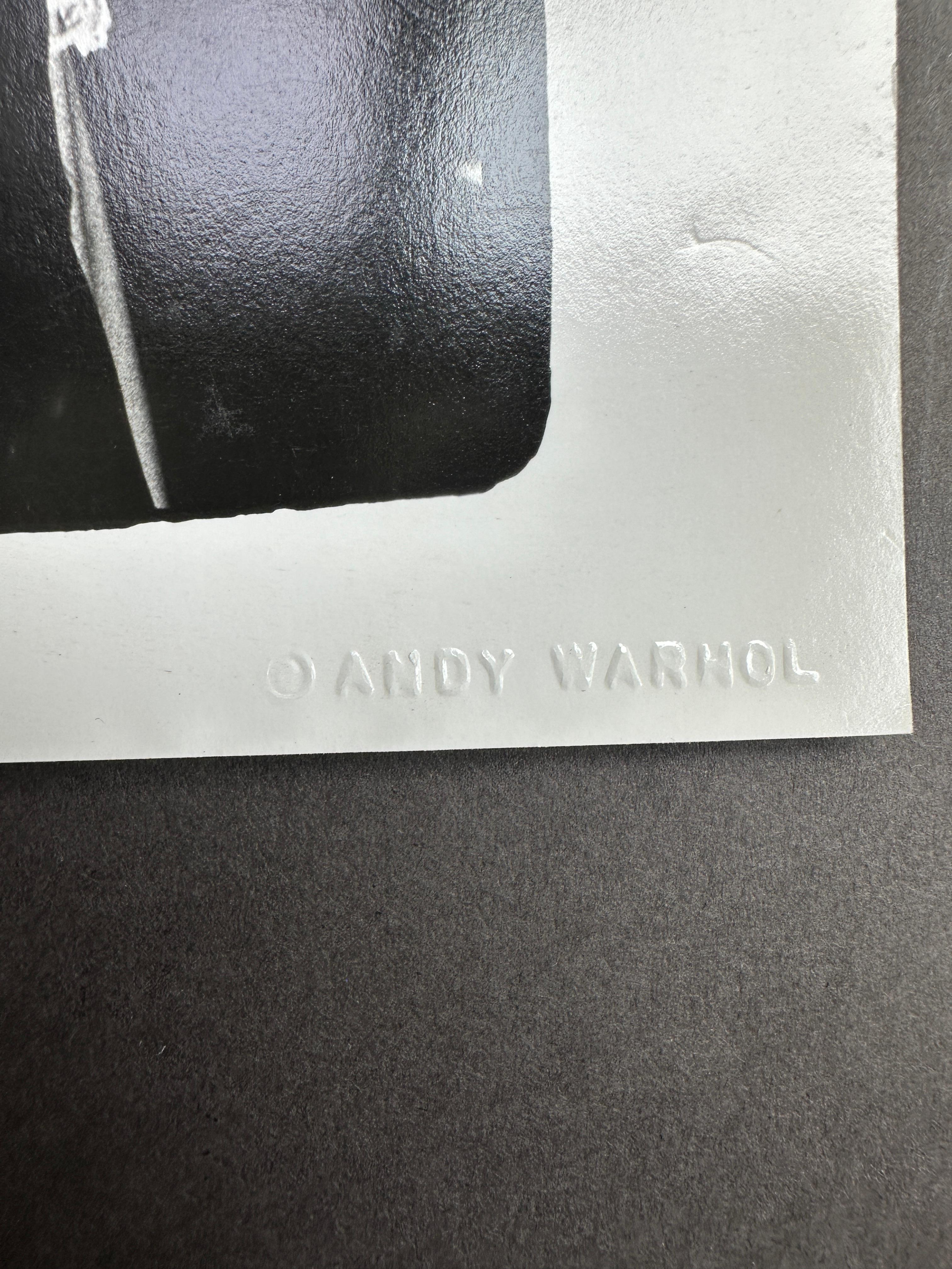 Aus der Jon Gould Collection of Andy Warhol Photographs 

Jedes Foto ist ein Unikat mit der Blindprägung 