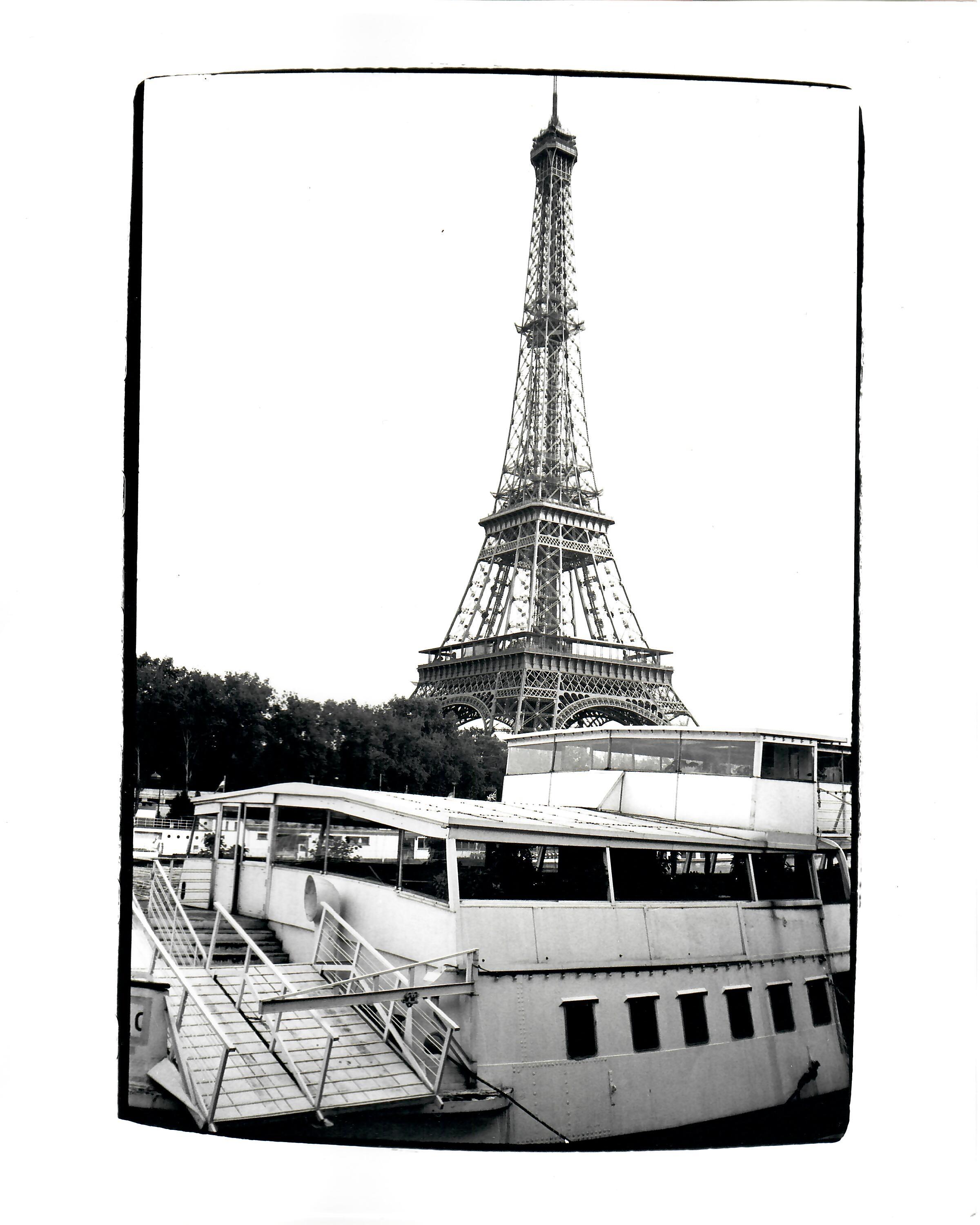 Landscape Photograph di Andy Warhol - Torre Eiffel