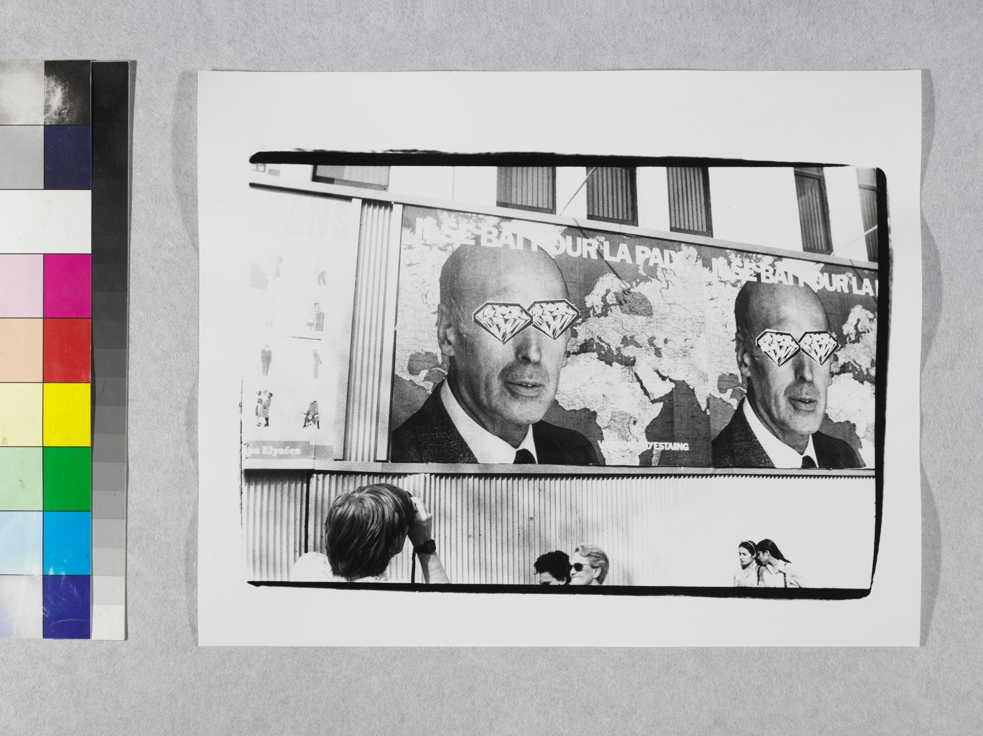Impression argentique de Billboard à Paris par Andy Warhol en vente 2