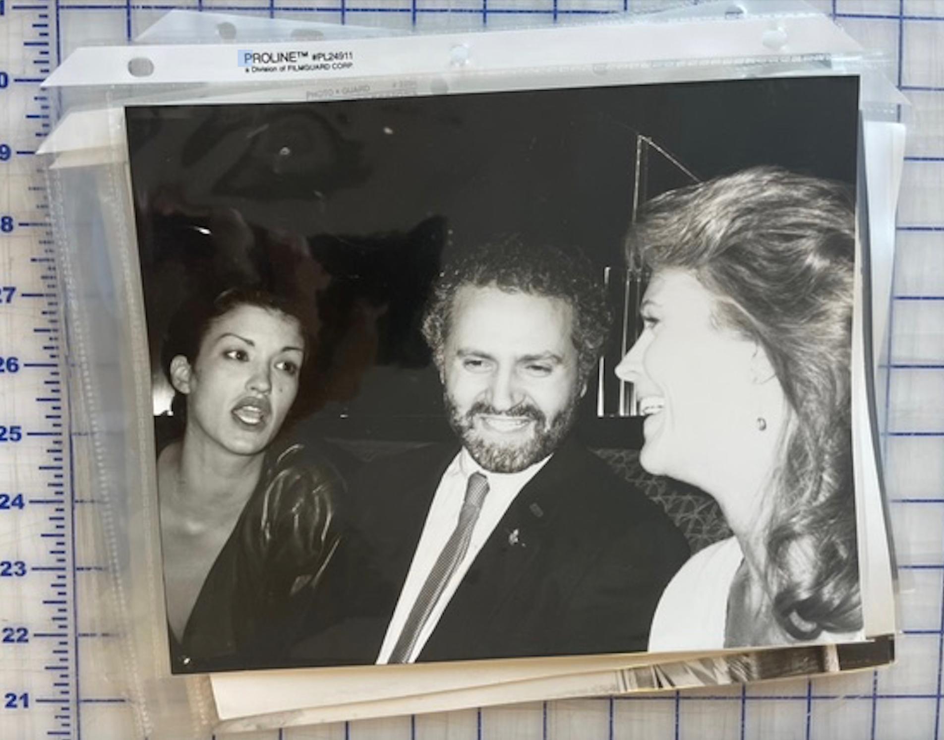 Gianni Versace, Candice Bergen e Dickinson - Photograph di Andy Warhol