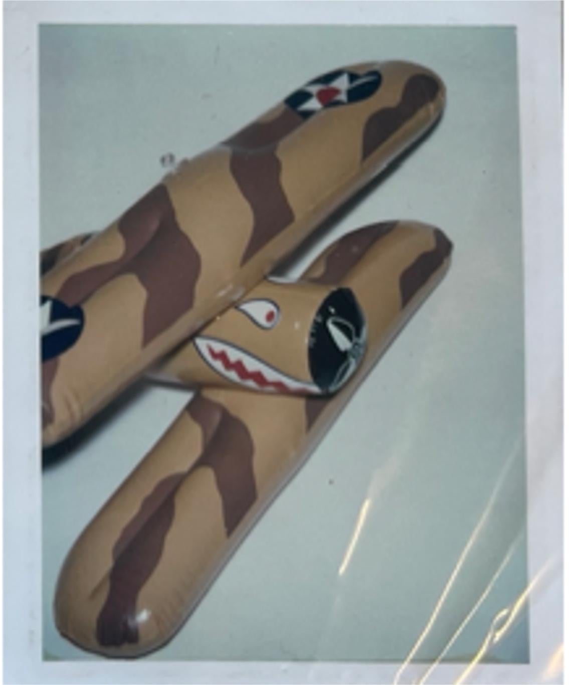 Still-Life Photograph Andy Warhol - Jouet japonais