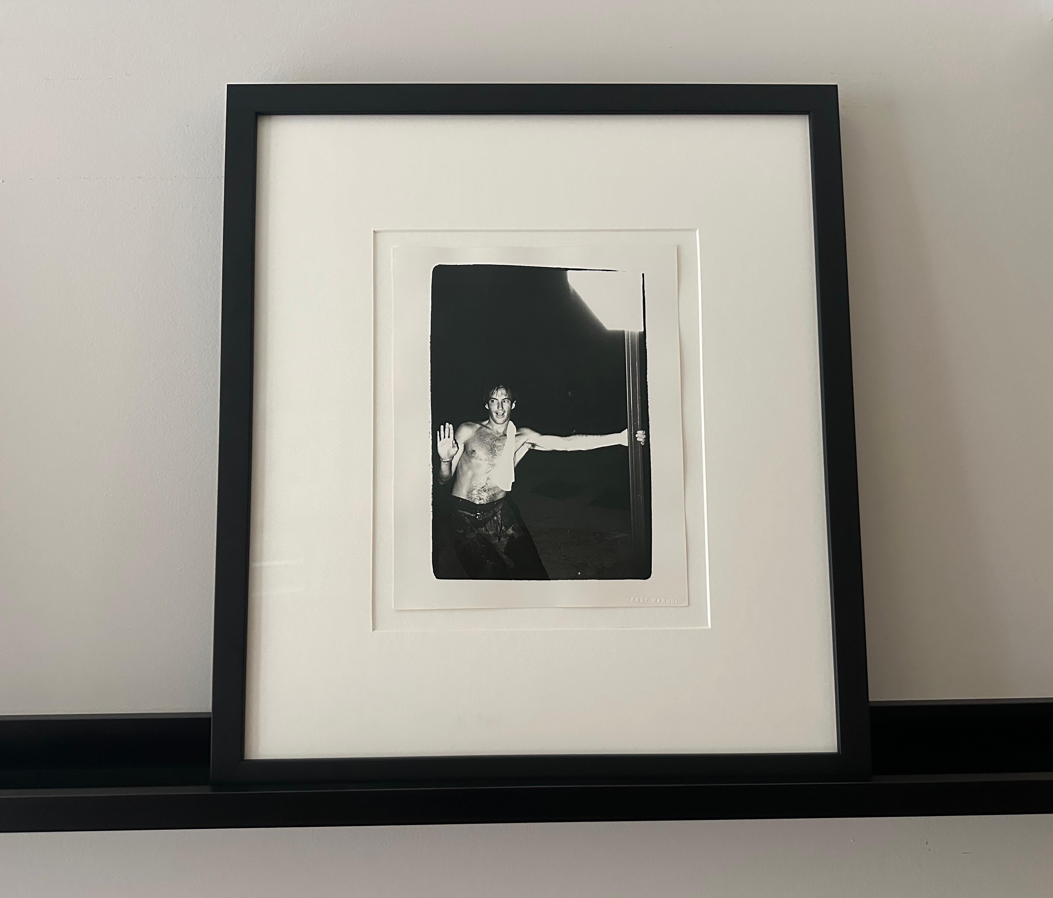 De la Collection Jon Gould de photographies d'Andy Warhol 

Chaque photo est unique et porte la mention 
