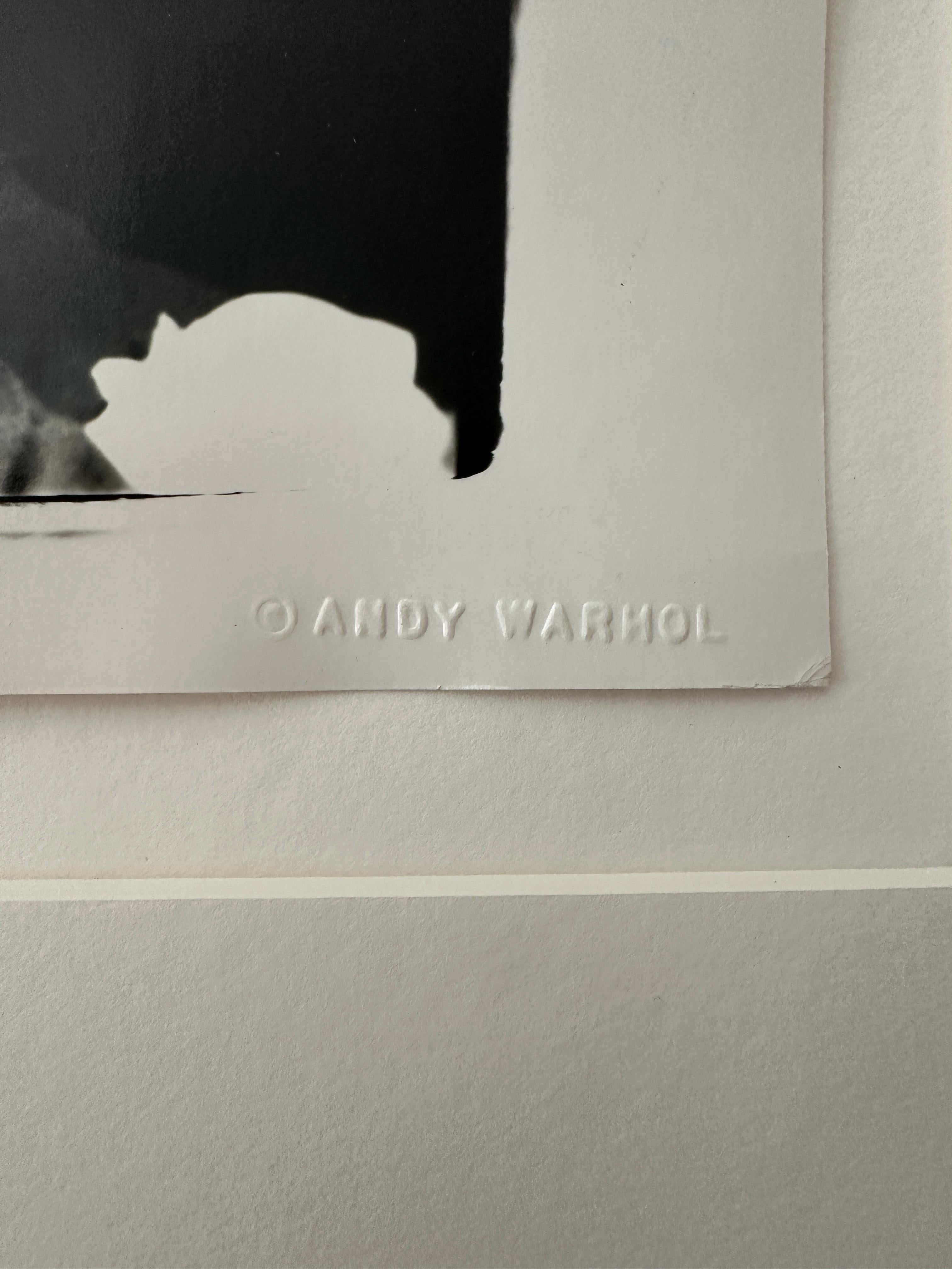 Jon Gould torse nu au soleil en jeans à Cape Cod - Gris Figurative Photograph par Andy Warhol