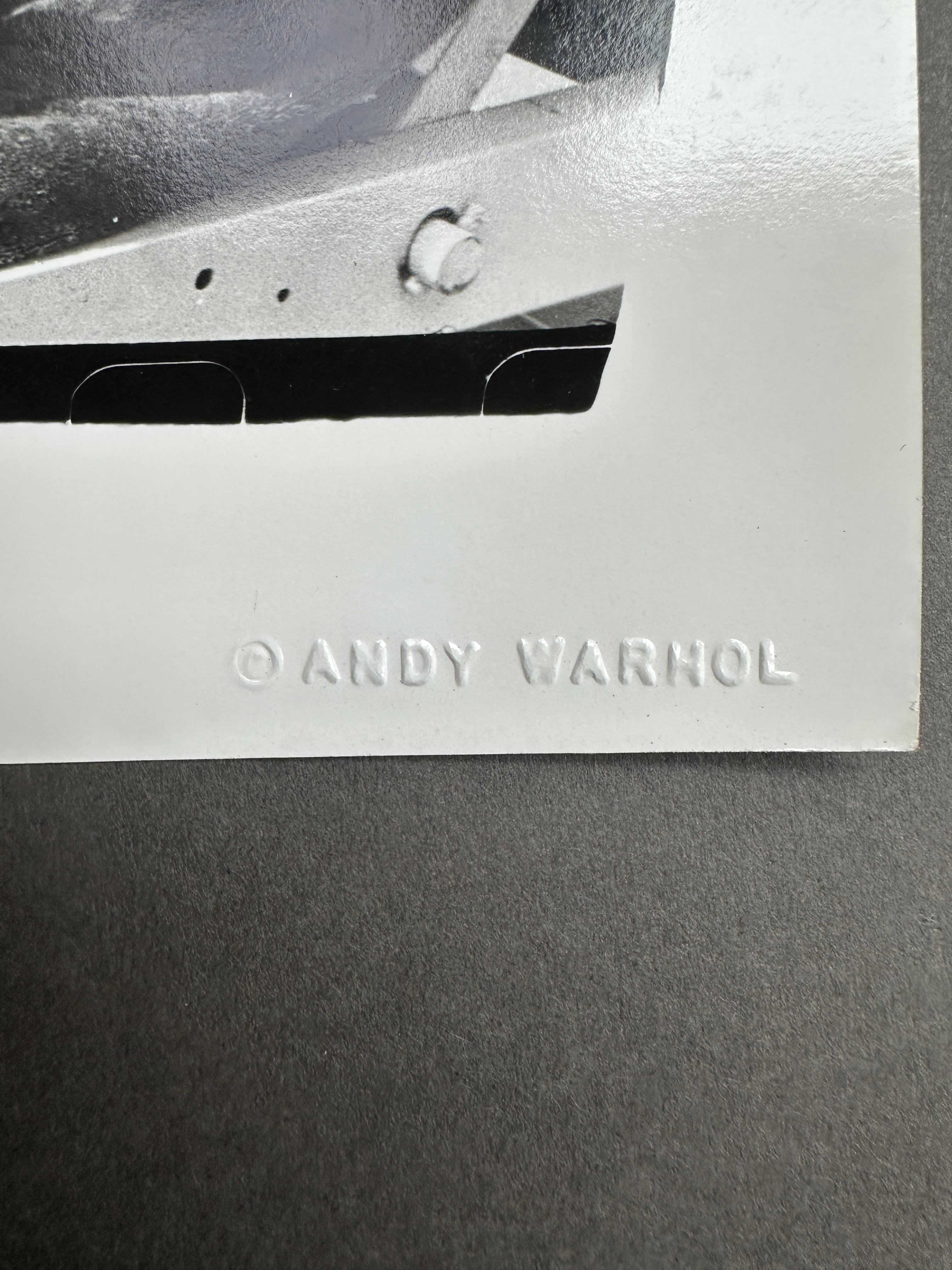 Jon Gould Sonnenbaden in Montauk (Pop-Art), Photograph, von Andy Warhol