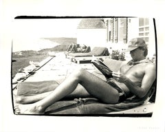 Jon Gould Sonnenbaden in Montauk