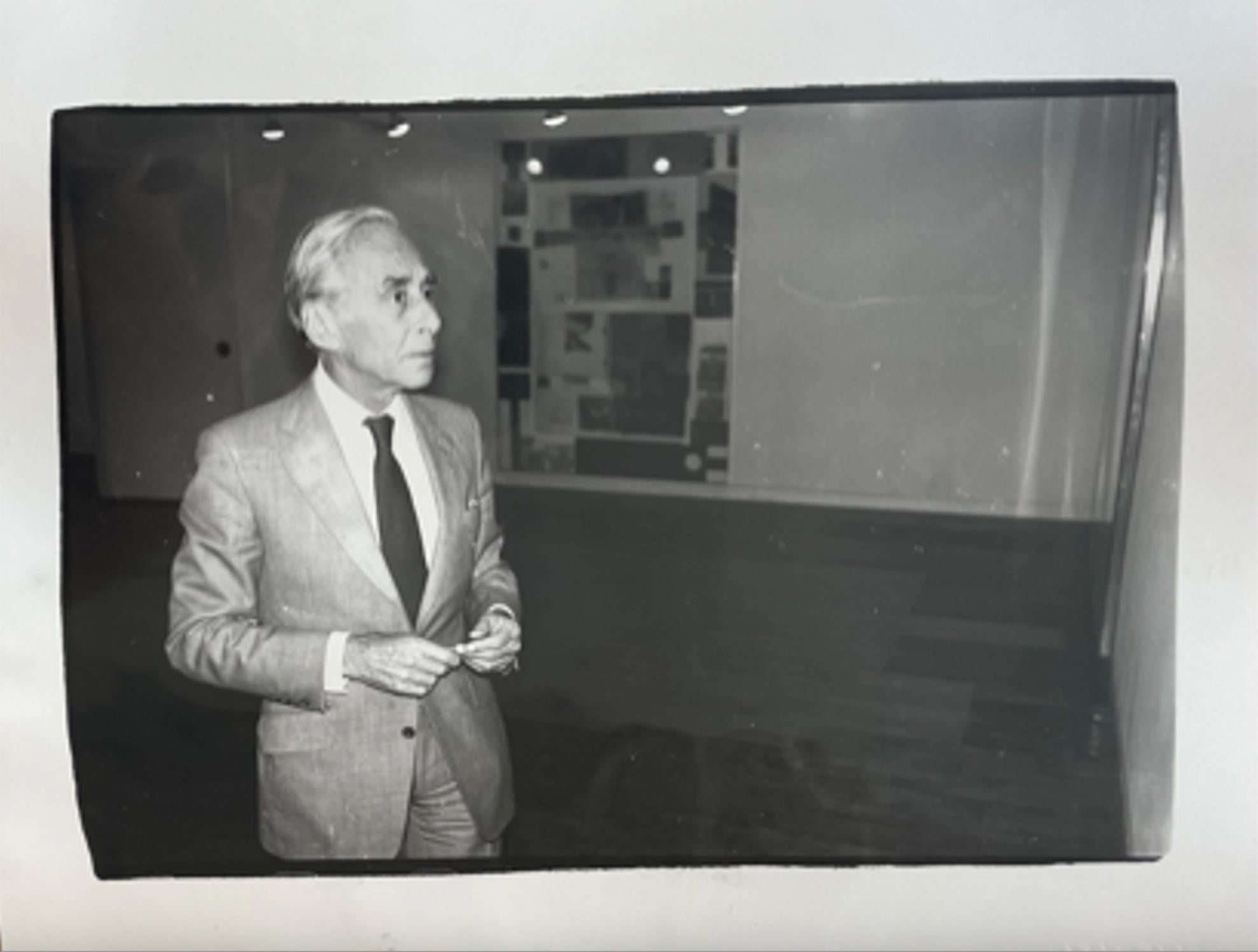 Black and White Photograph di Andy Warhol - Leo Castelli
