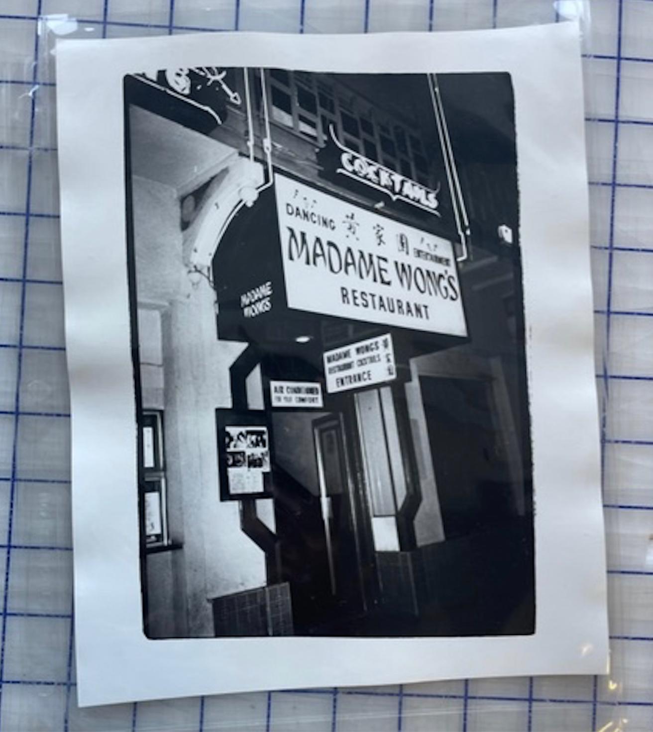 Restaurante Madame Wong - Photograph de Andy Warhol