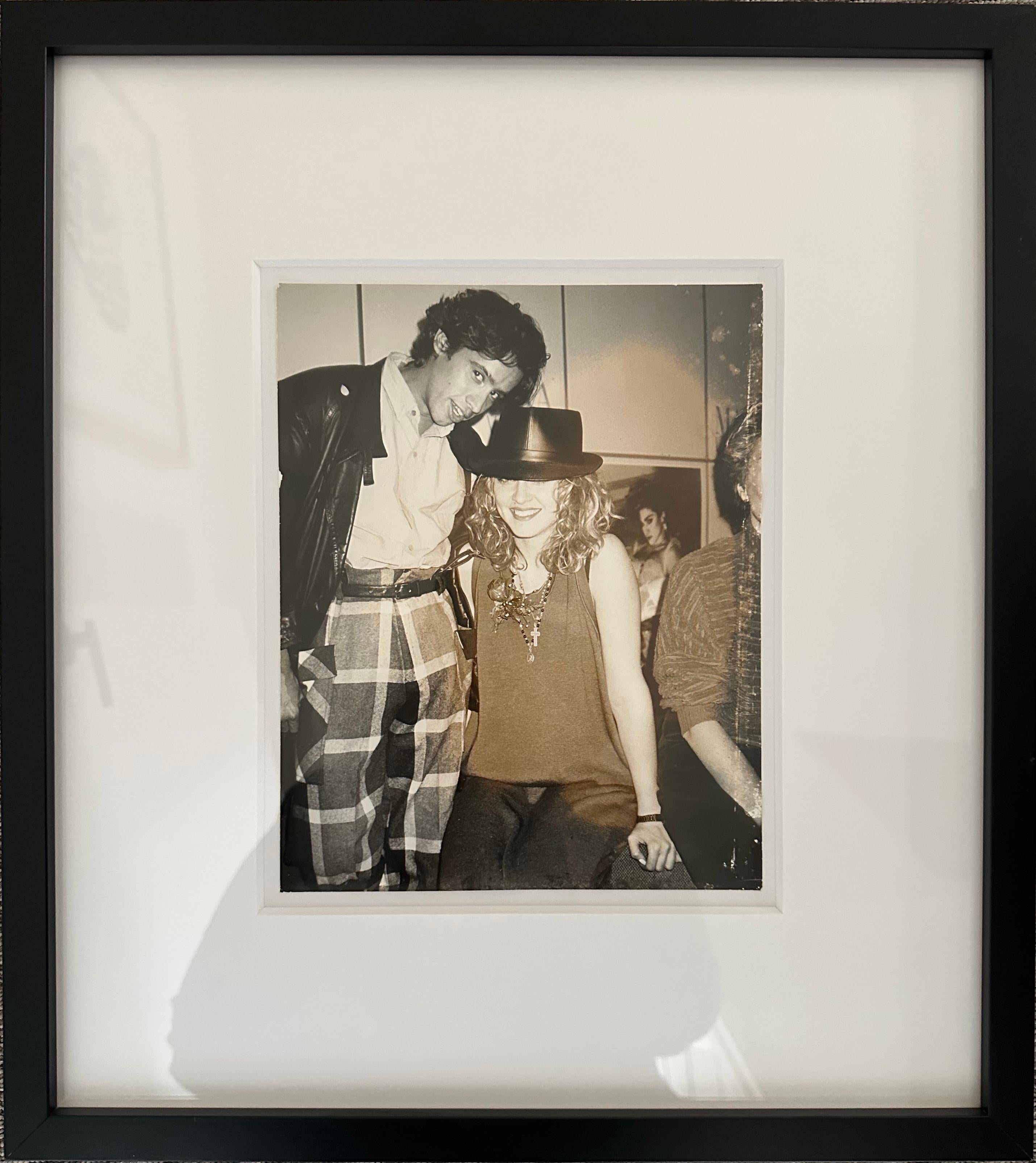 Madonna und John Jellybean Benitez (Pop-Art), Photograph, von Andy Warhol