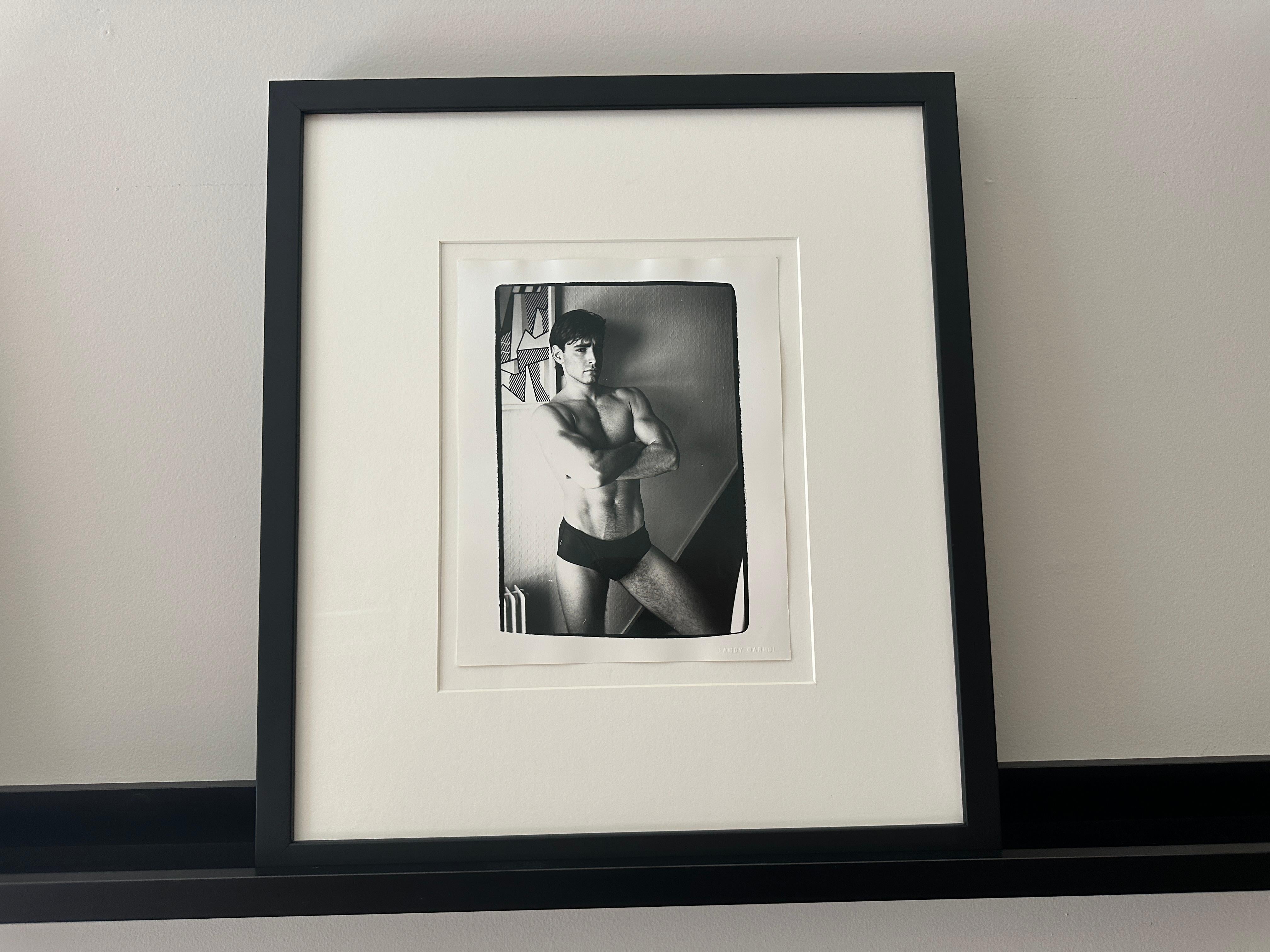 Modèle masculin de torse - Photograph de Andy Warhol