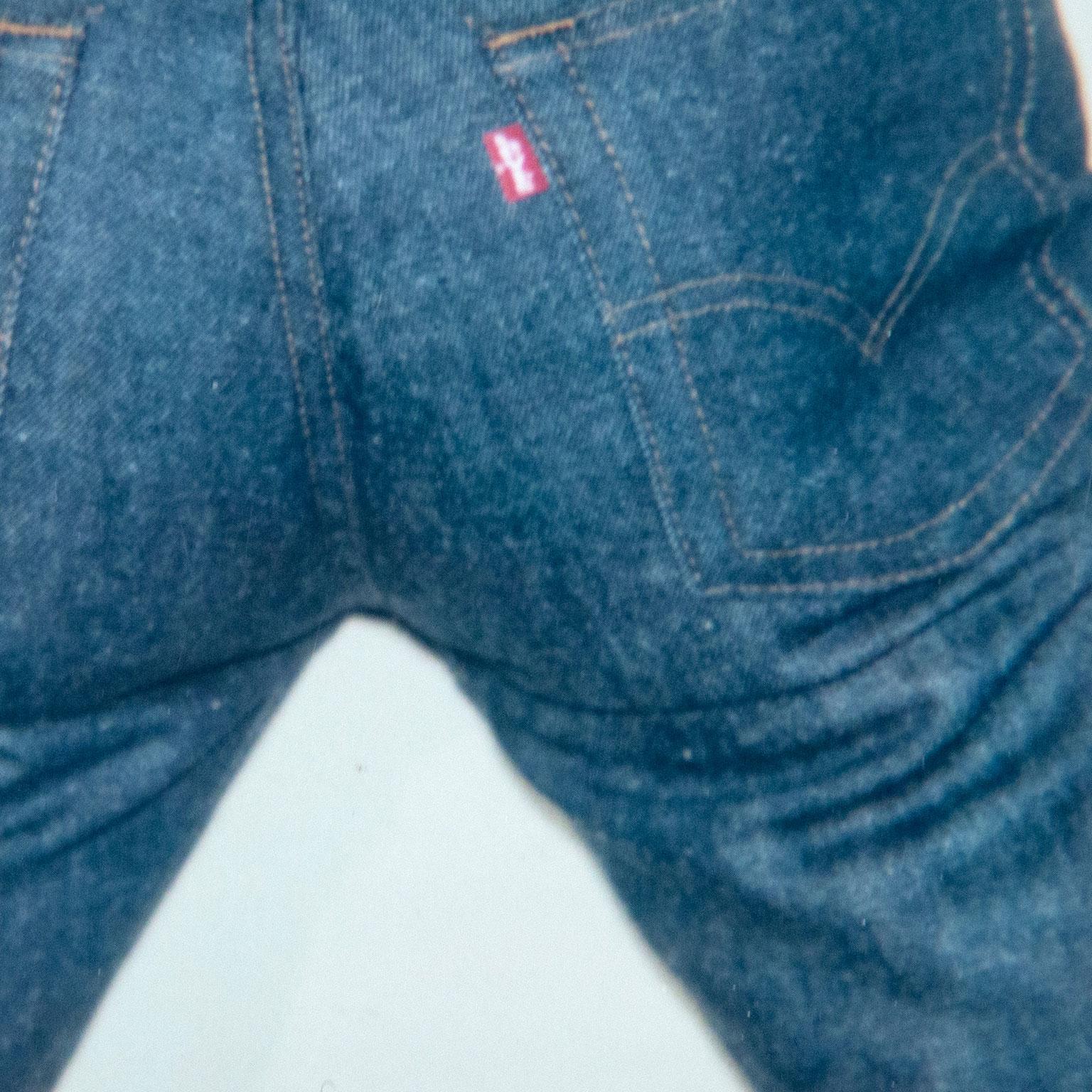 Sr. Levi's - Color Photograph Azul de Andy Warhol