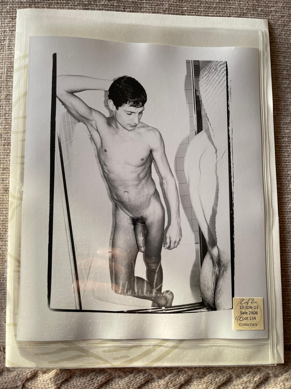 Modèle masculin nu, impression unique à la gélatine argentée. - Argent Nude Photograph par Andy Warhol