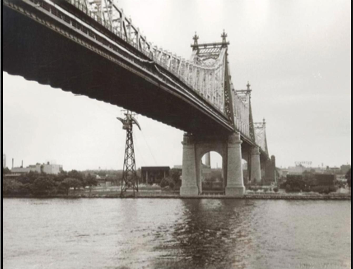 Landscape Photograph de Andy Warhol - Puente de Queensboro