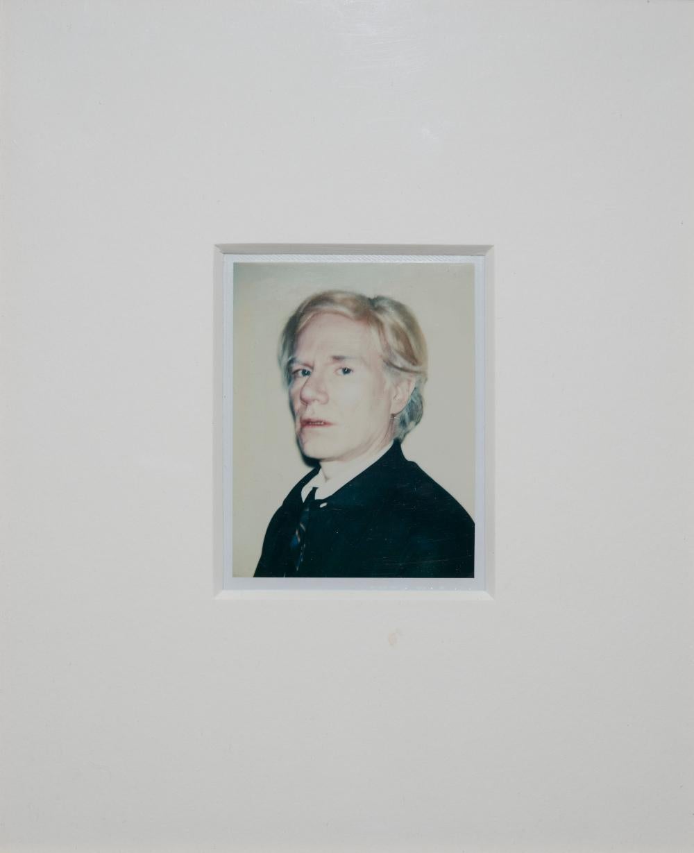 Auto-portrait - Photograph de Andy Warhol