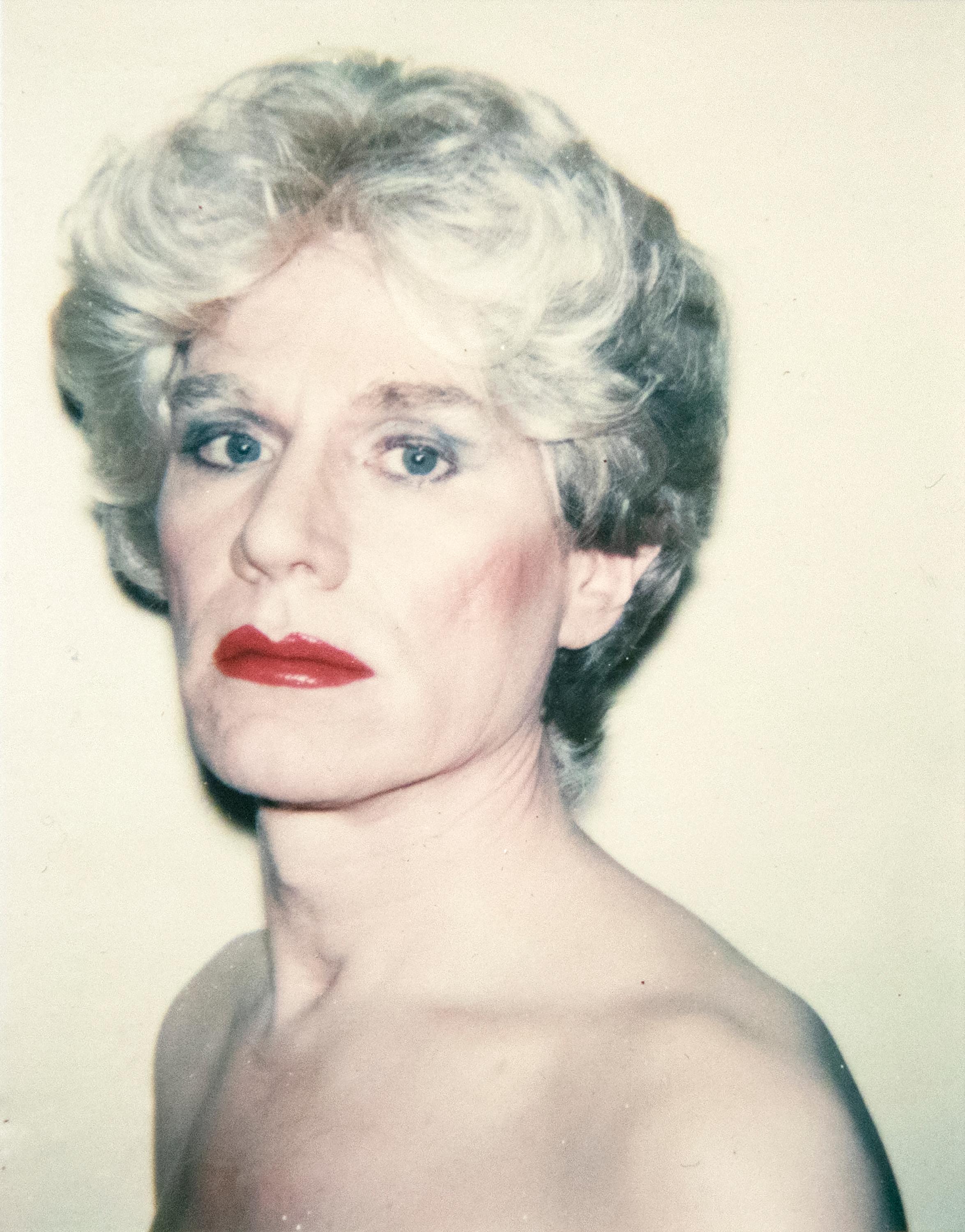 Color Photograph Andy Warhol - Self Portrait dans Drag