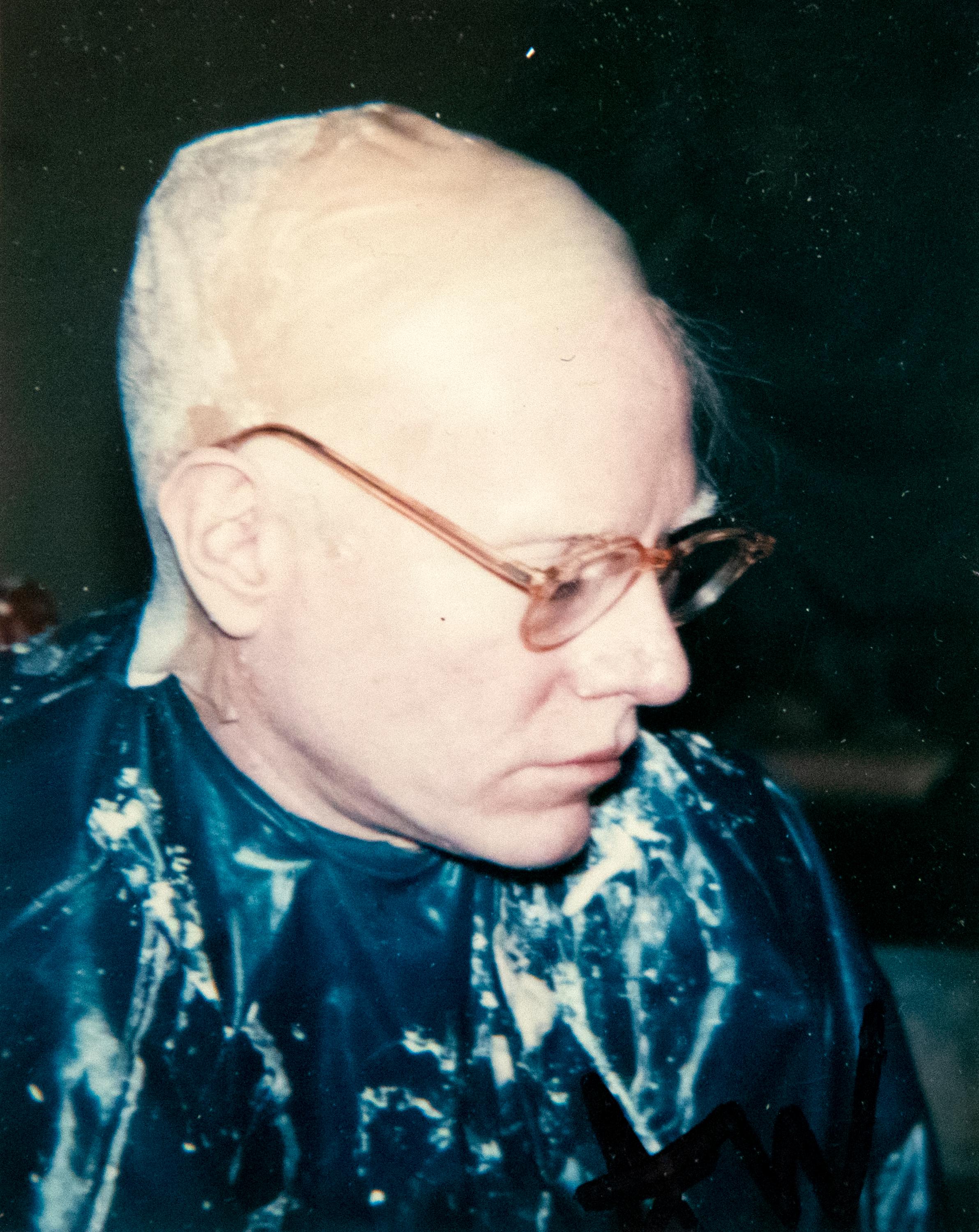 Andy Warhol Portrait Photograph – Self-Porträt mit Maske