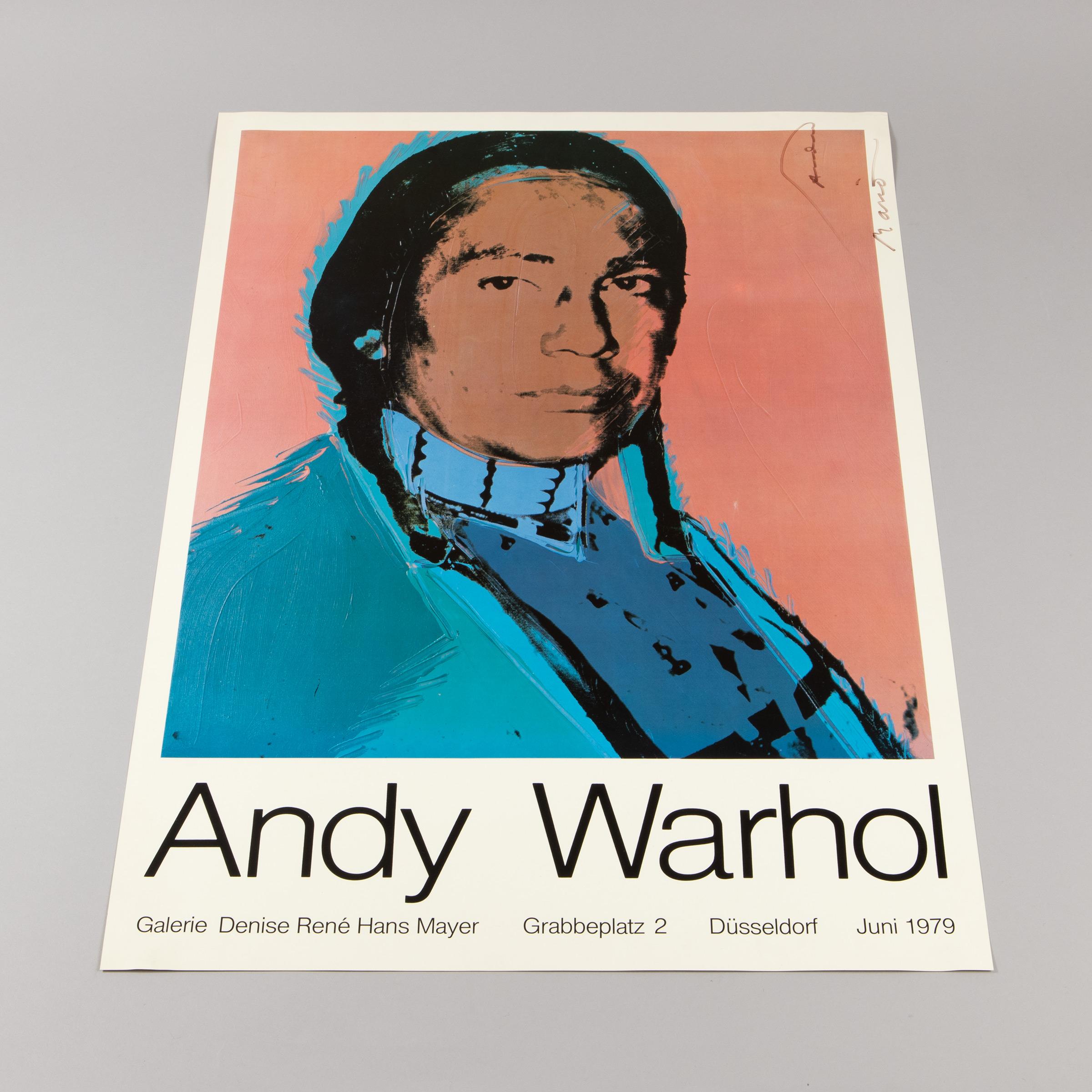 After Andy Warhol, Russel Means (Indio americano) - Póster de exposición firmado en venta 2