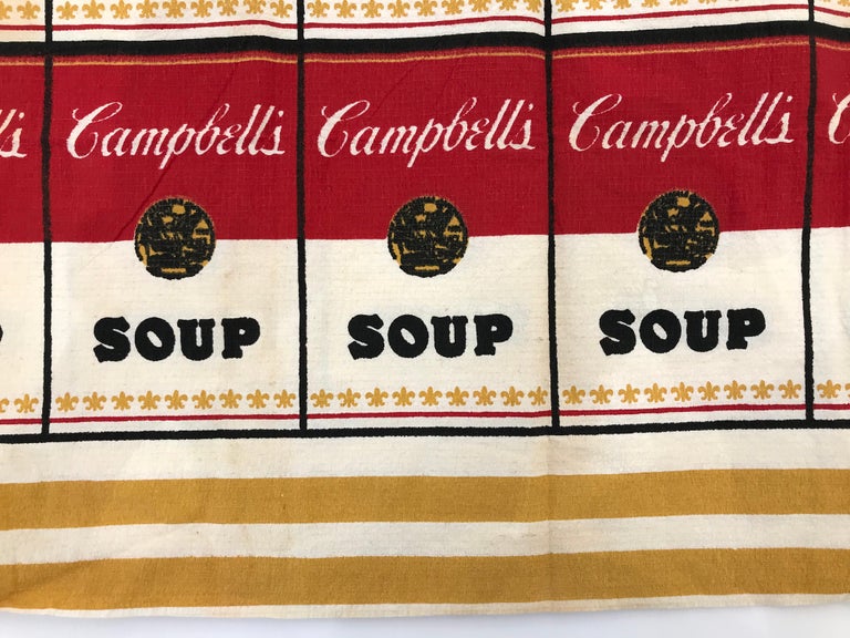 A wonderful piece of unknown edition by Andy Warhol.
A silkscreen print on a Cellulose and Cotton dress.
Fearing the artist's trade mark Campbell's soup can.
In very good condition. 