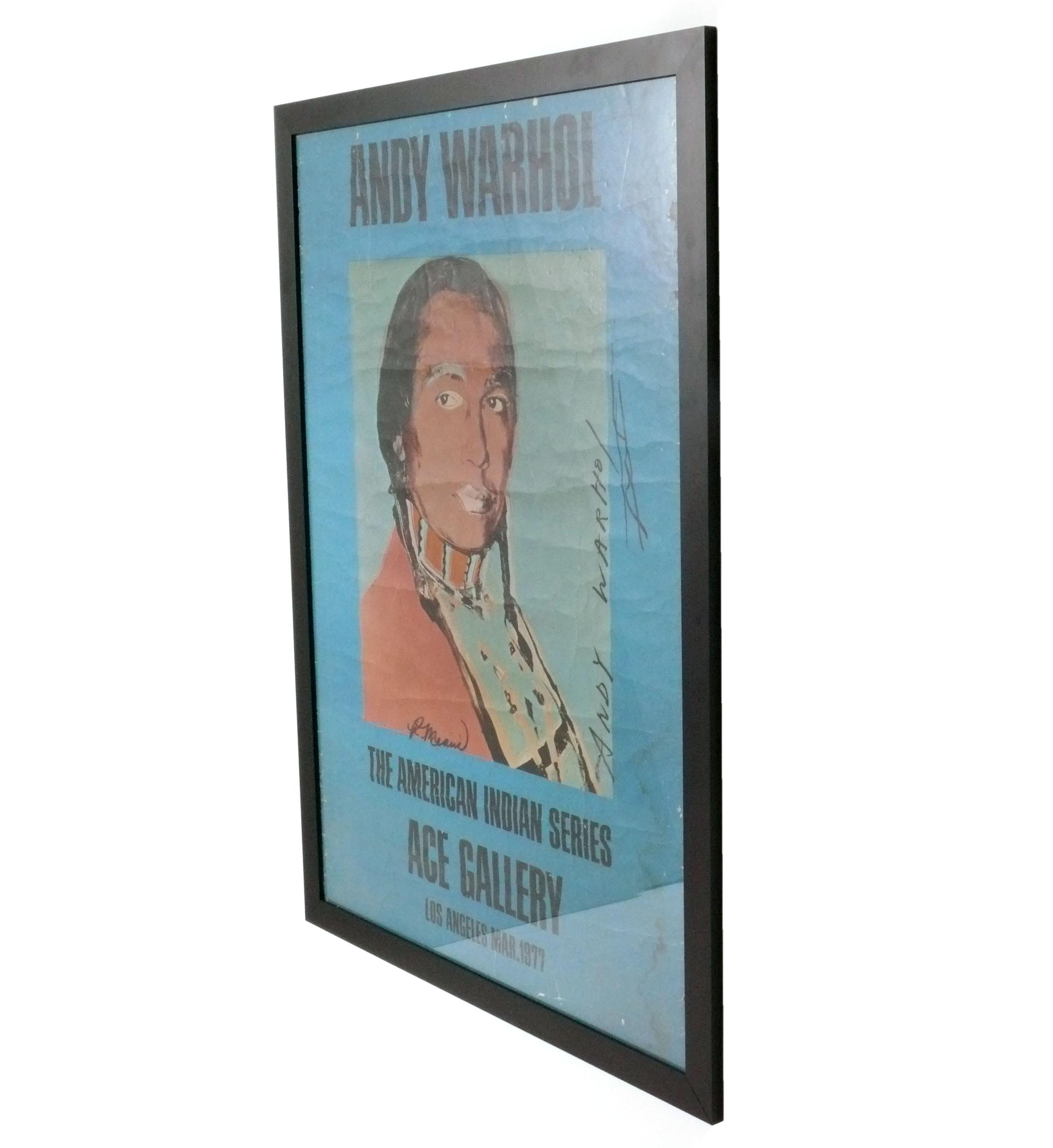 Großformatige Offsetlithografie von Andy Warhol, Amerikaner, um 1977. Es ist sowohl von Andy Warhol als auch von Russel Means (dem auf der Lithografie abgebildeten Indianer) handsigniert. Er misst eine beeindruckende Höhe von 52,5