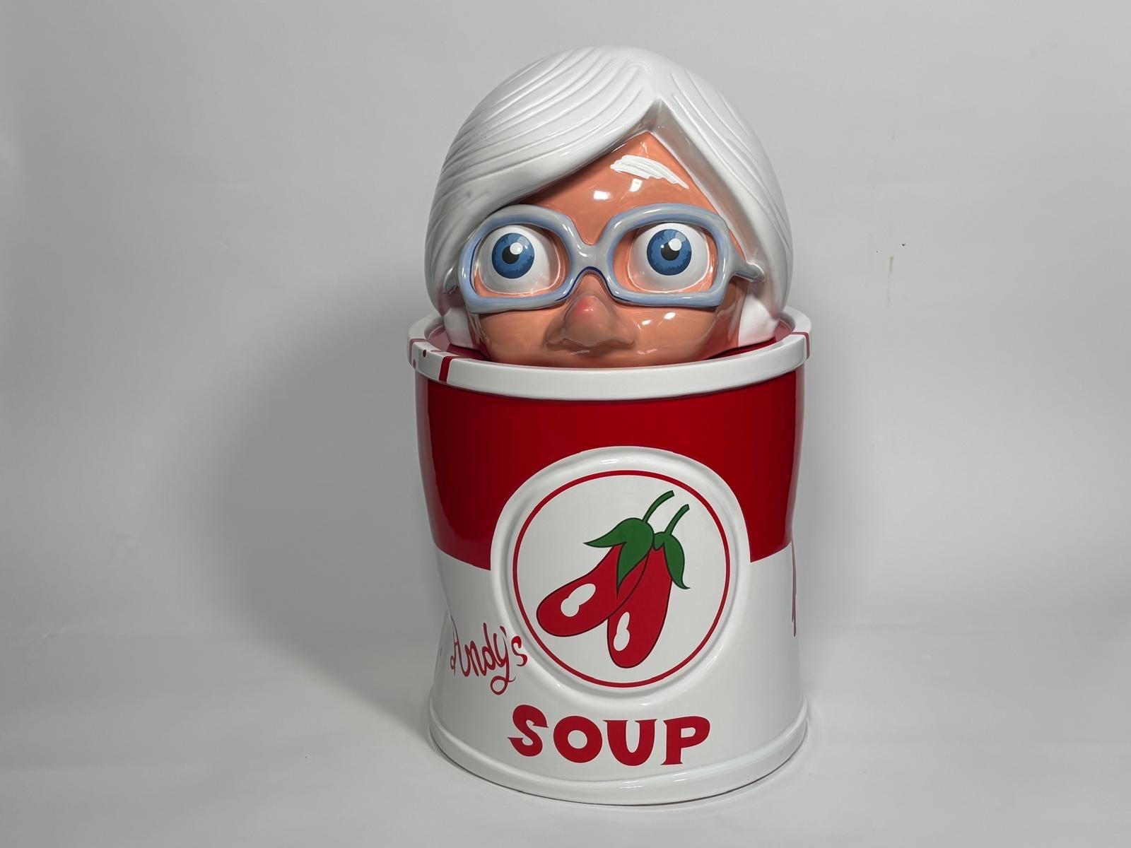 La scultura in ceramica smaltata modello Andy's Soup della nuova collezione École d'Art s di Massimo Giacon per Superego Editions. La scultura è composta da tre elementi separabili Edizione limitata di 50 pezzi. Firmato e