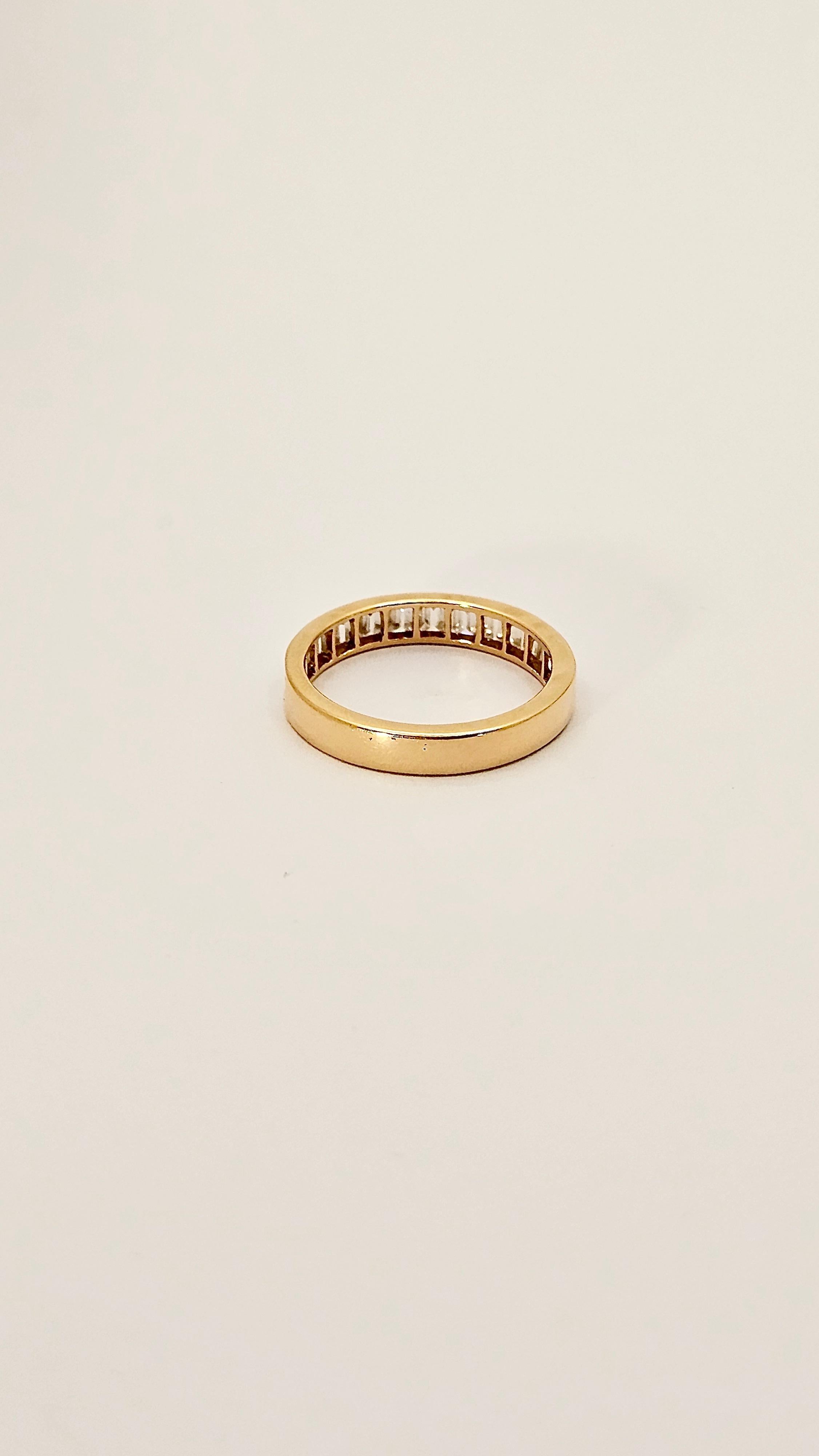 Contemporary Band Ring with Baguette Diamonds in 18Kt Rose Gold For Sale