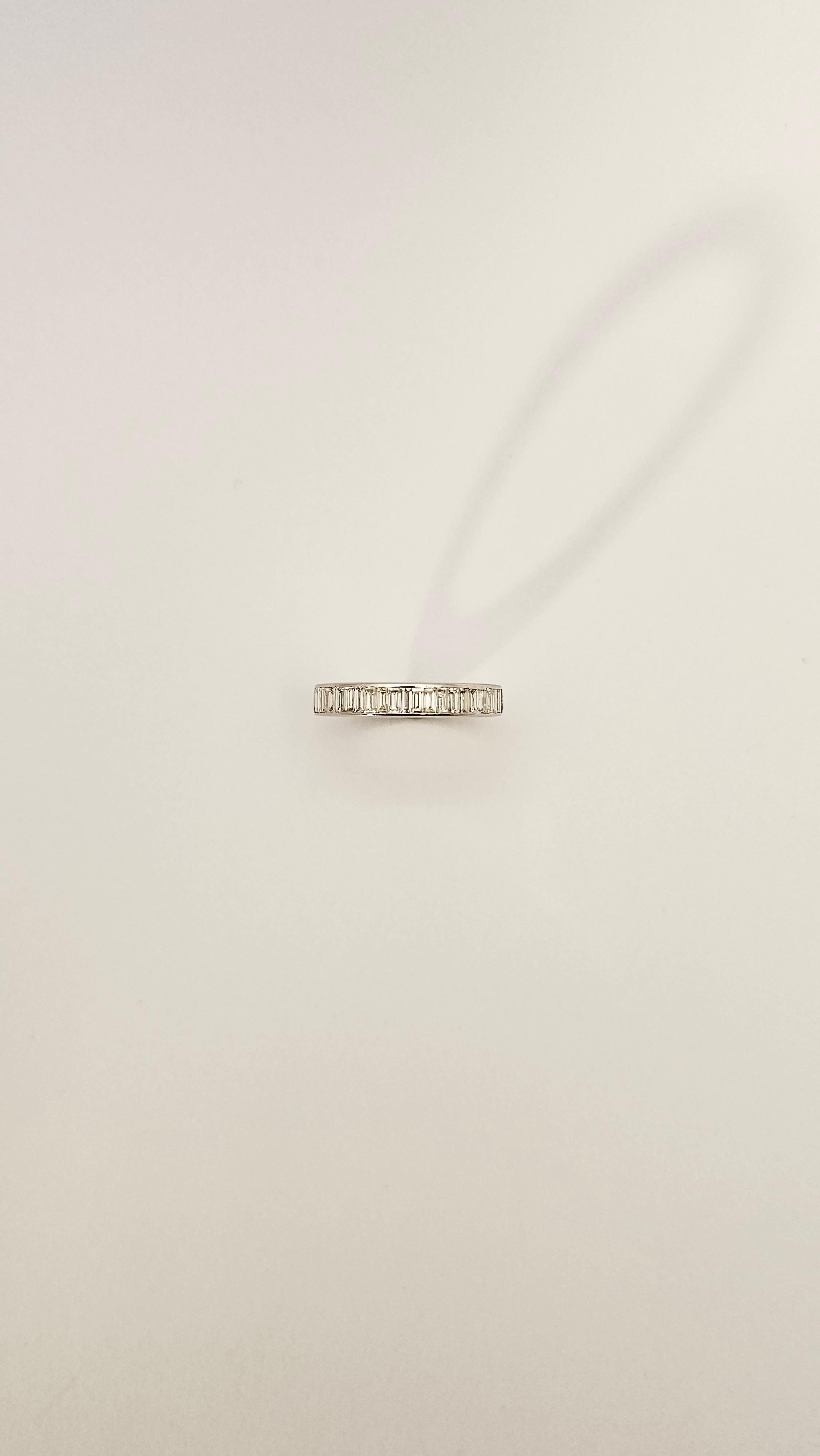 Band Ring with Baguette Cut Diamonds in 18KT White Gold In New Condition For Sale In Cattolica, IT