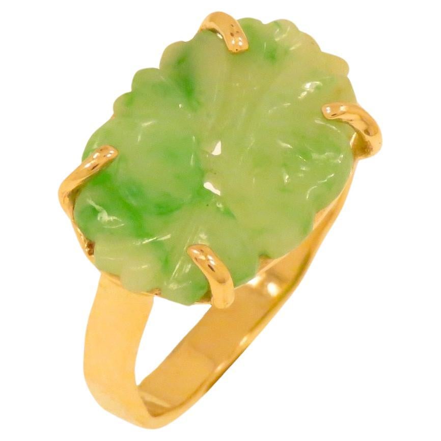 Bague en or rose et jade impérial en vente