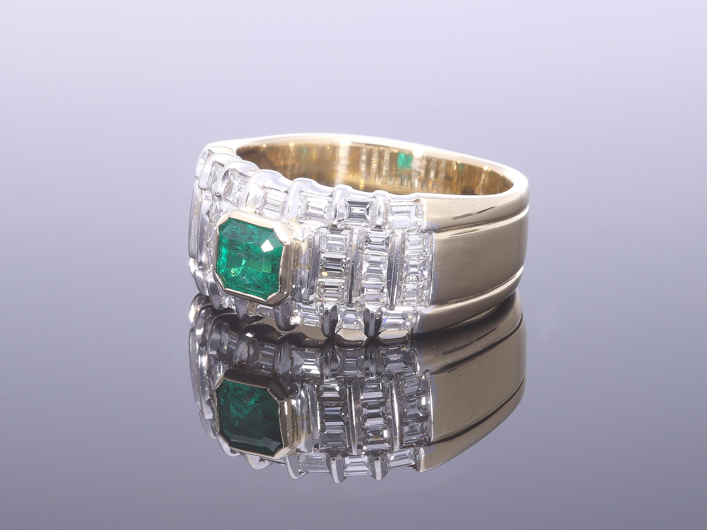 Band Ring with Central Emerald ct 0.75 and Diamonds ct 1.45 in 18 Kt Gold For Sale 5