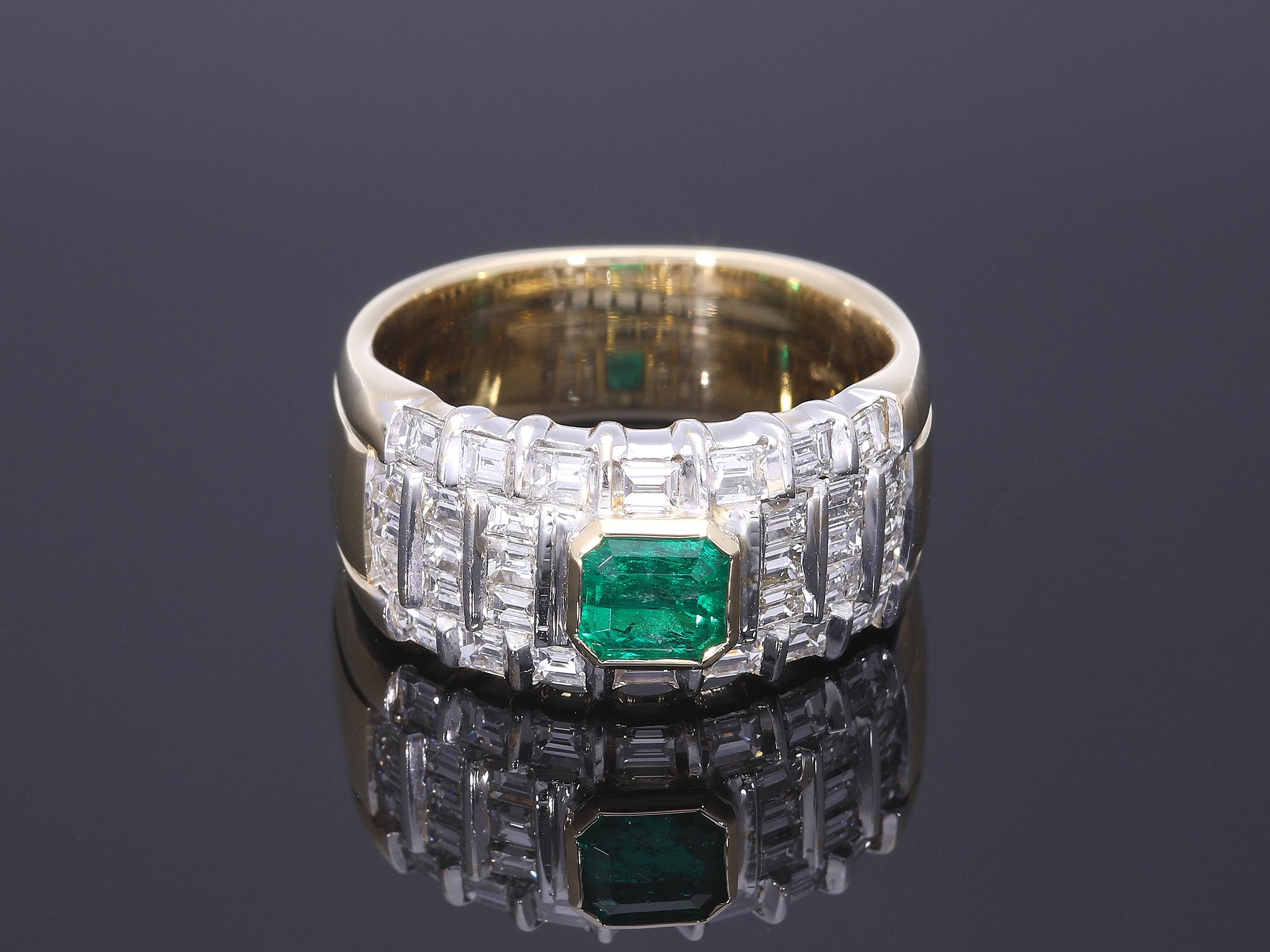 Band Ring with Central Emerald ct 0.75 and Diamonds ct 1.45 in 18 Kt Gold For Sale 8