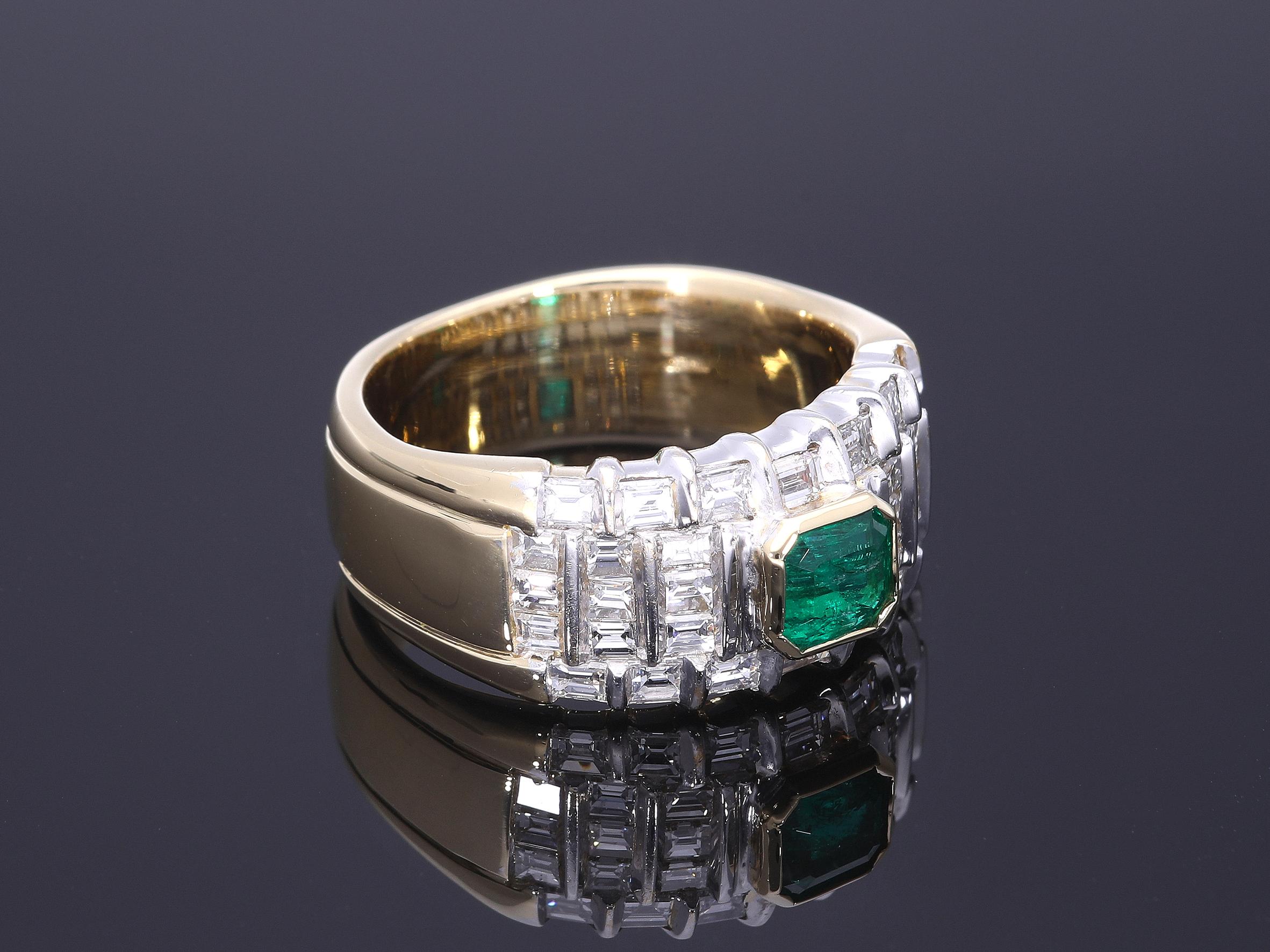 Band Ring with Central Emerald ct 0.75 and Diamonds ct 1.45 in 18 Kt Gold For Sale 9