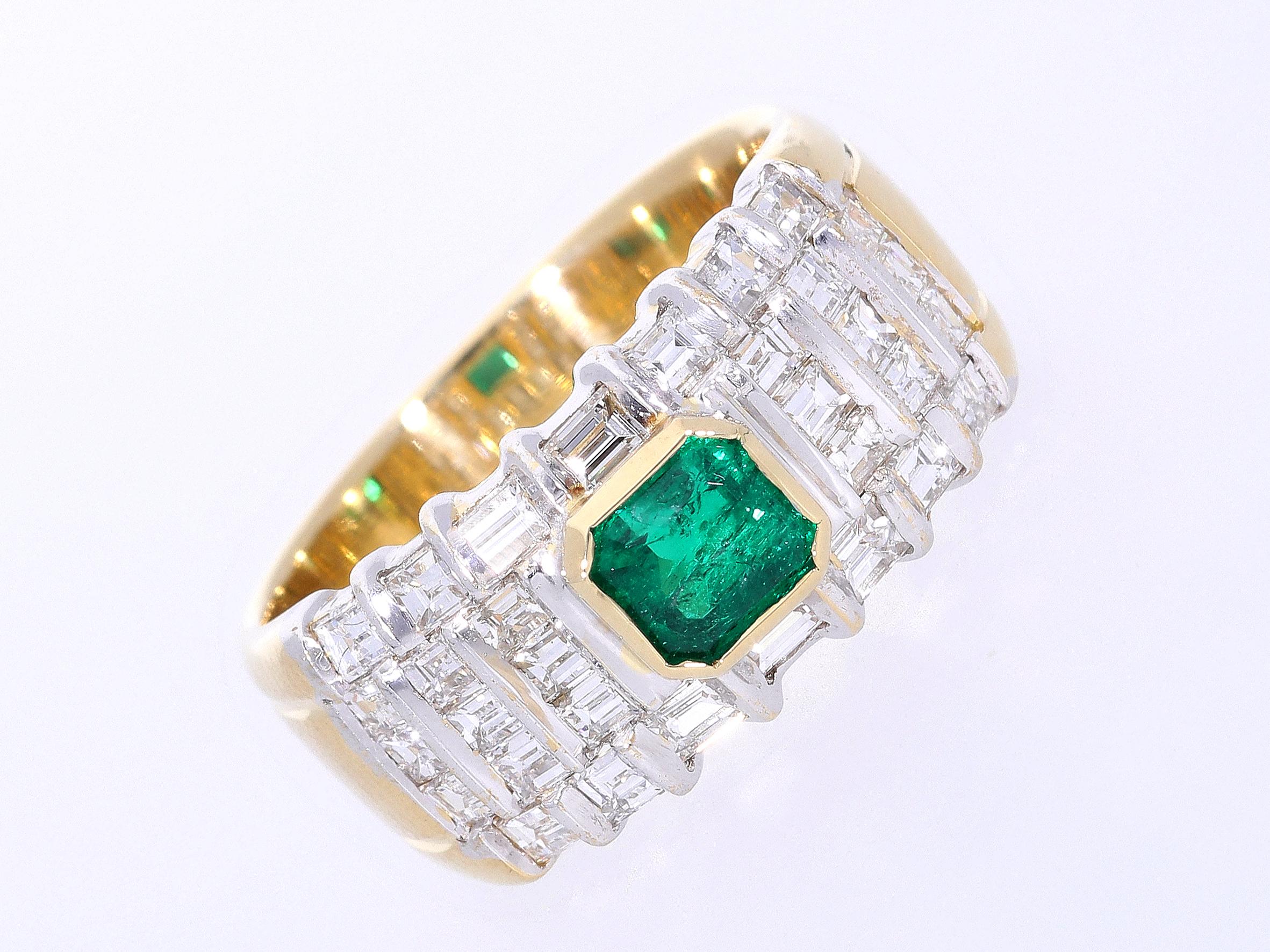 Modern Band Ring with Central Emerald ct 0.75 and Diamonds ct 1.45 in 18 Kt Gold For Sale