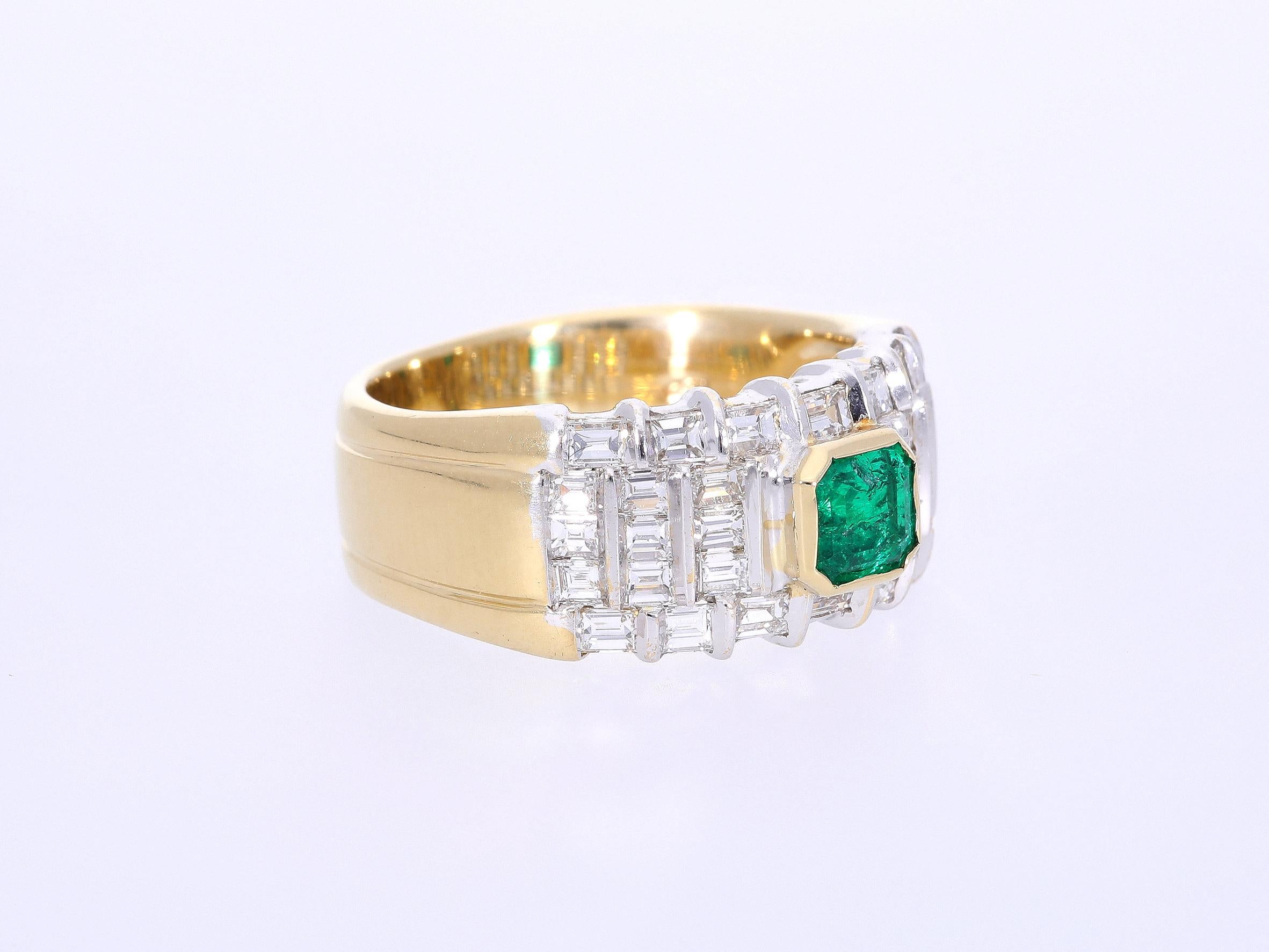 Women's Band Ring with Central Emerald ct 0.75 and Diamonds ct 1.45 in 18 Kt Gold For Sale
