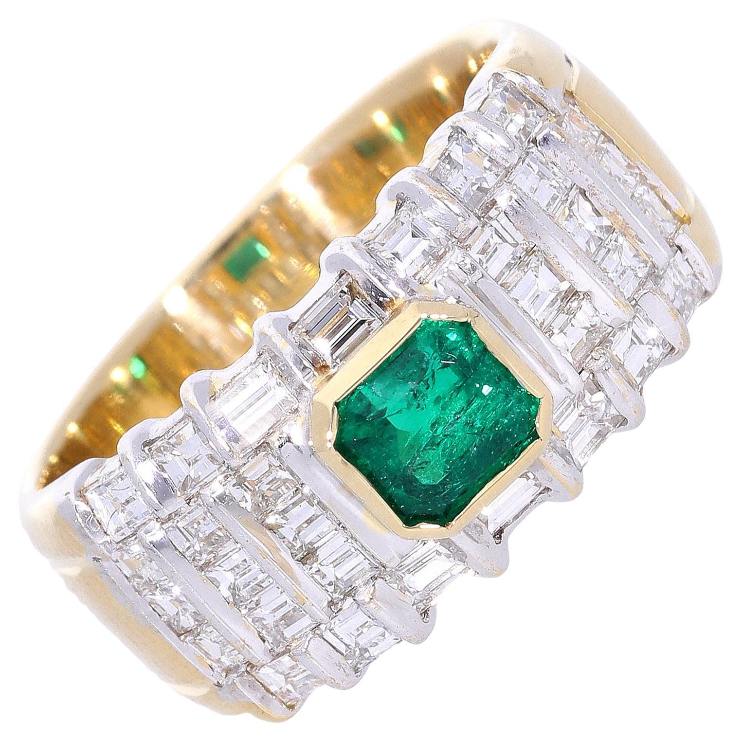 Band Ring with Central Emerald ct 0.75 and Diamonds ct 1.45 in 18 Kt Gold For Sale