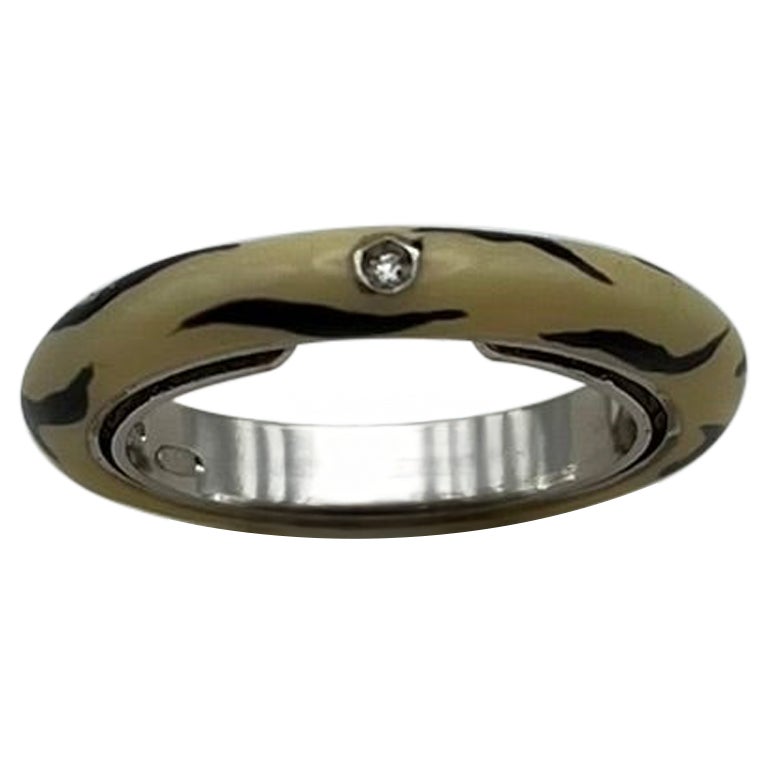 Anello a fascia in argento 925 con smalto bianco e nero e diamante naturale