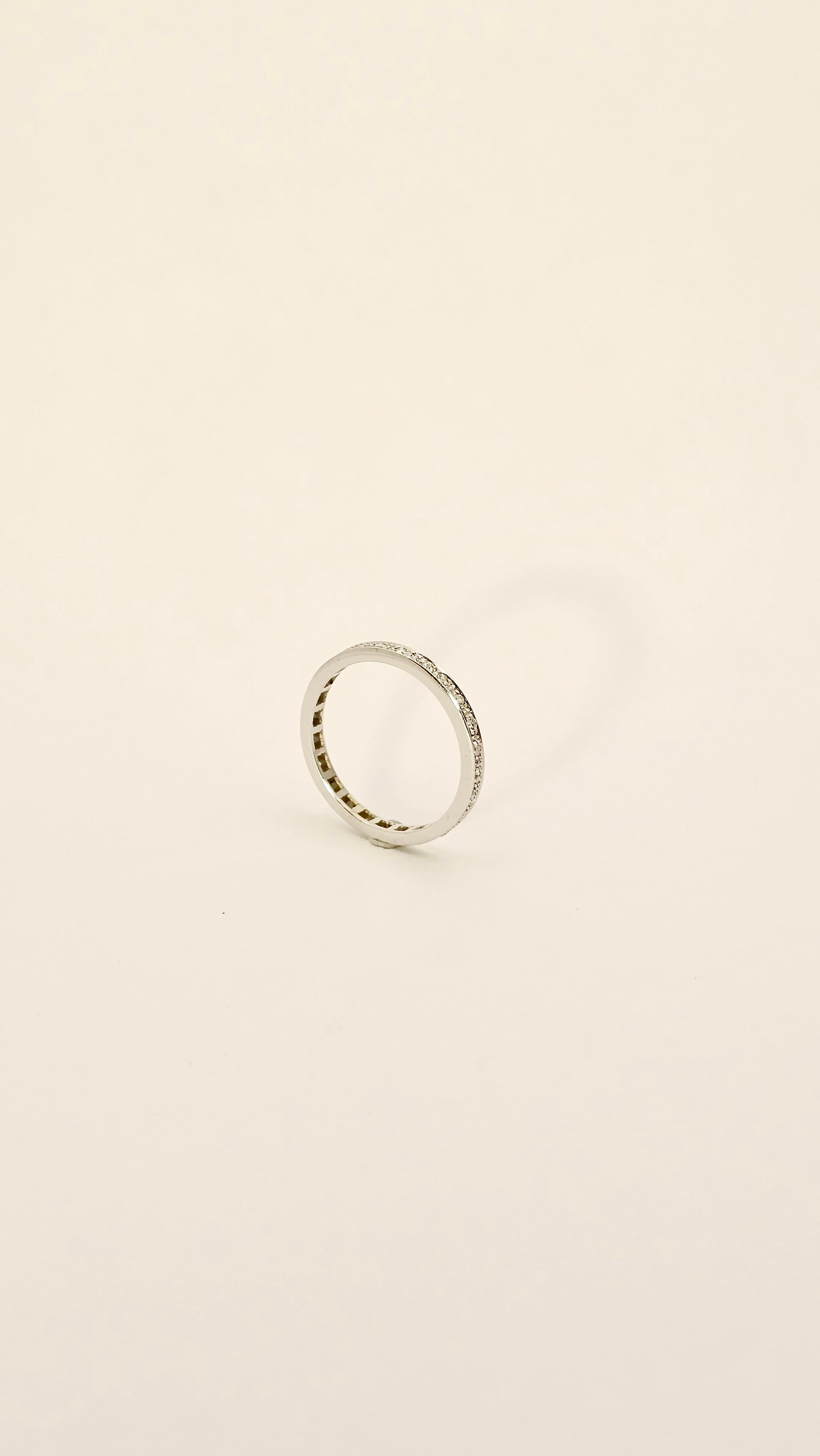 18Kt Gold und Diamant Band Ring (Moderne) im Angebot