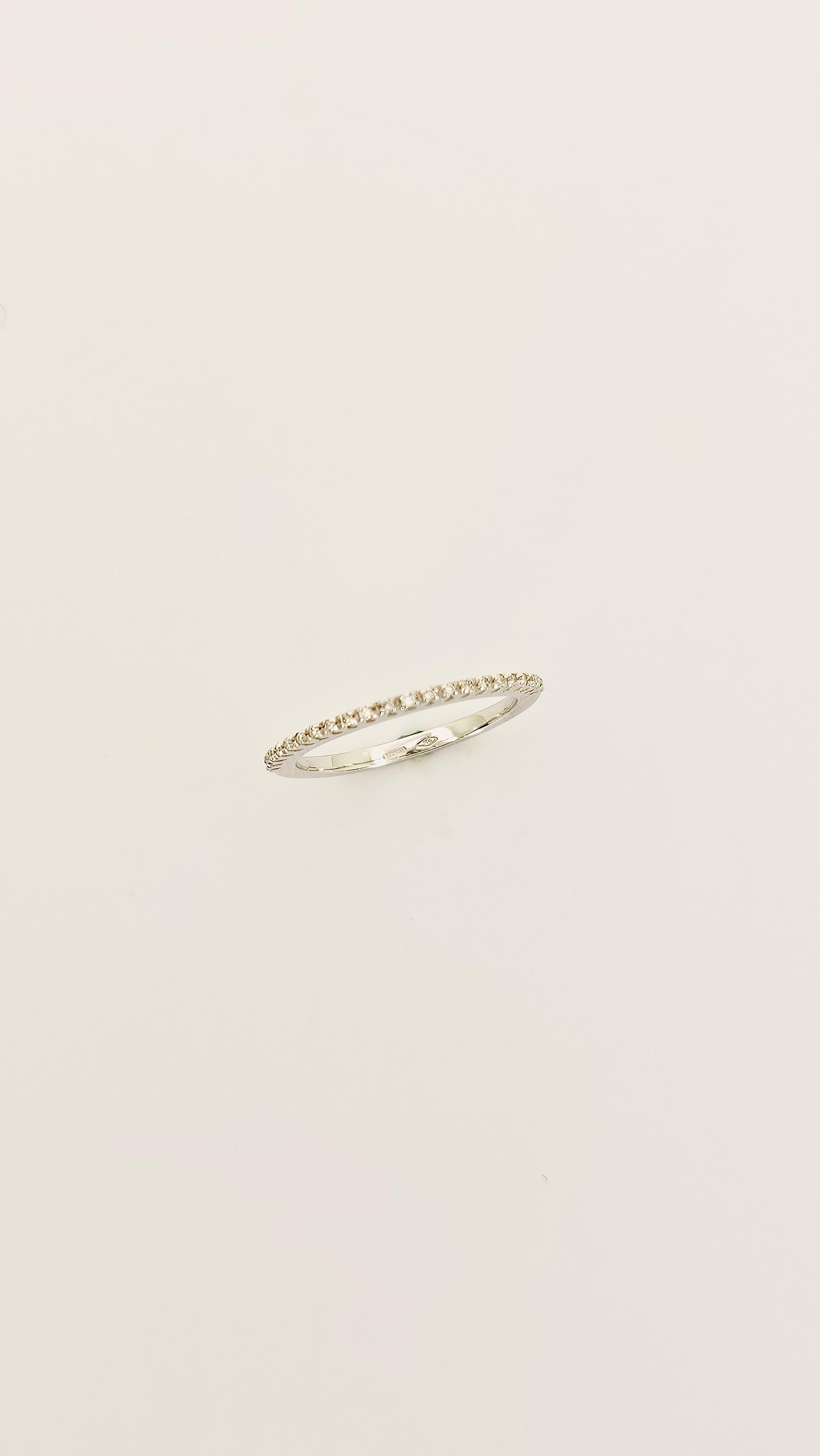 Brilliant Cut White Gold and Diamond Band Ring For Sale